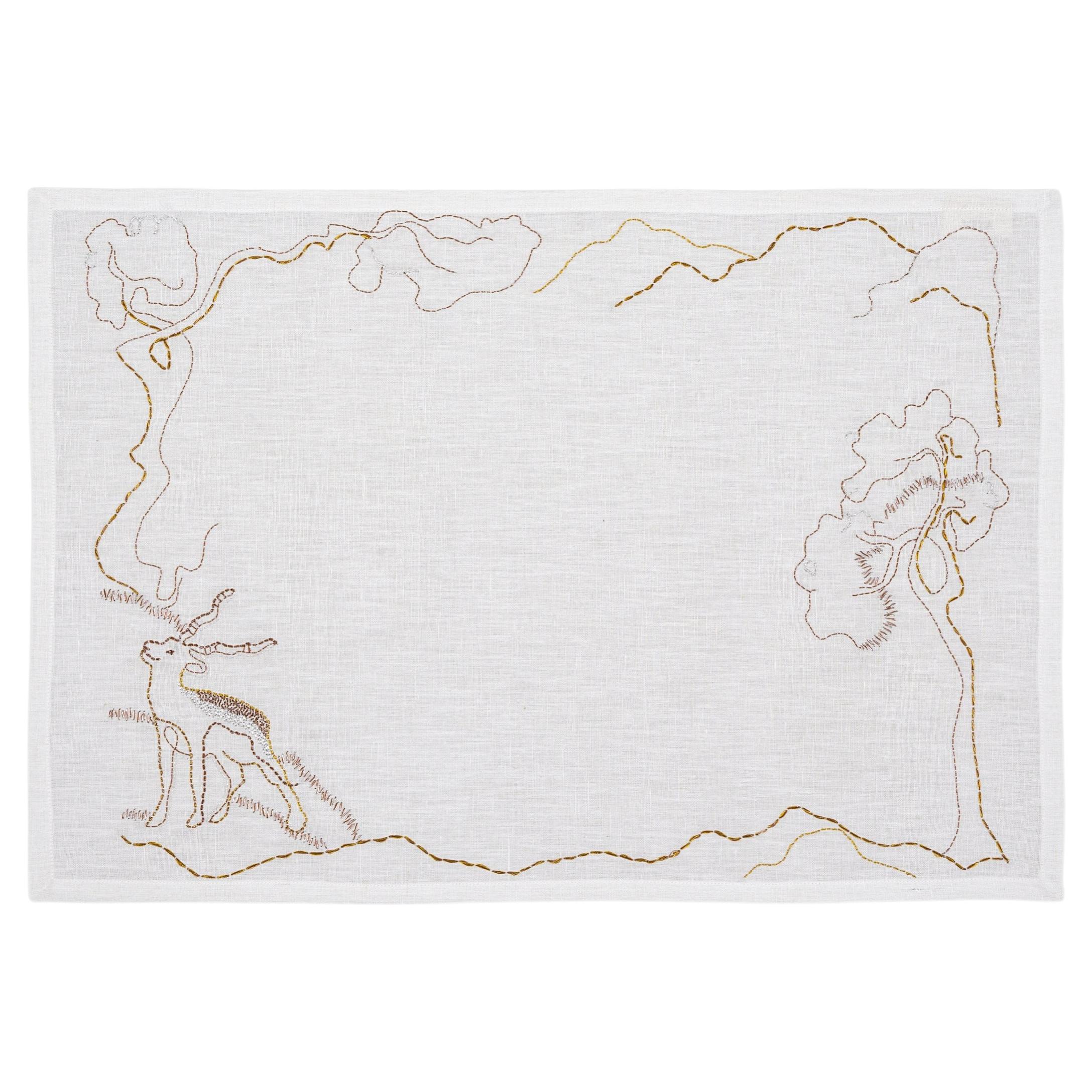 Mantel individual bordado a mano, «Blackbuck Dreams White», de la colección «Viya» de Vikram Goyal