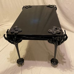 Mesa de Cocktail "Behepoda" de Bronce ennegrecido y Lacada en Azul/Negro