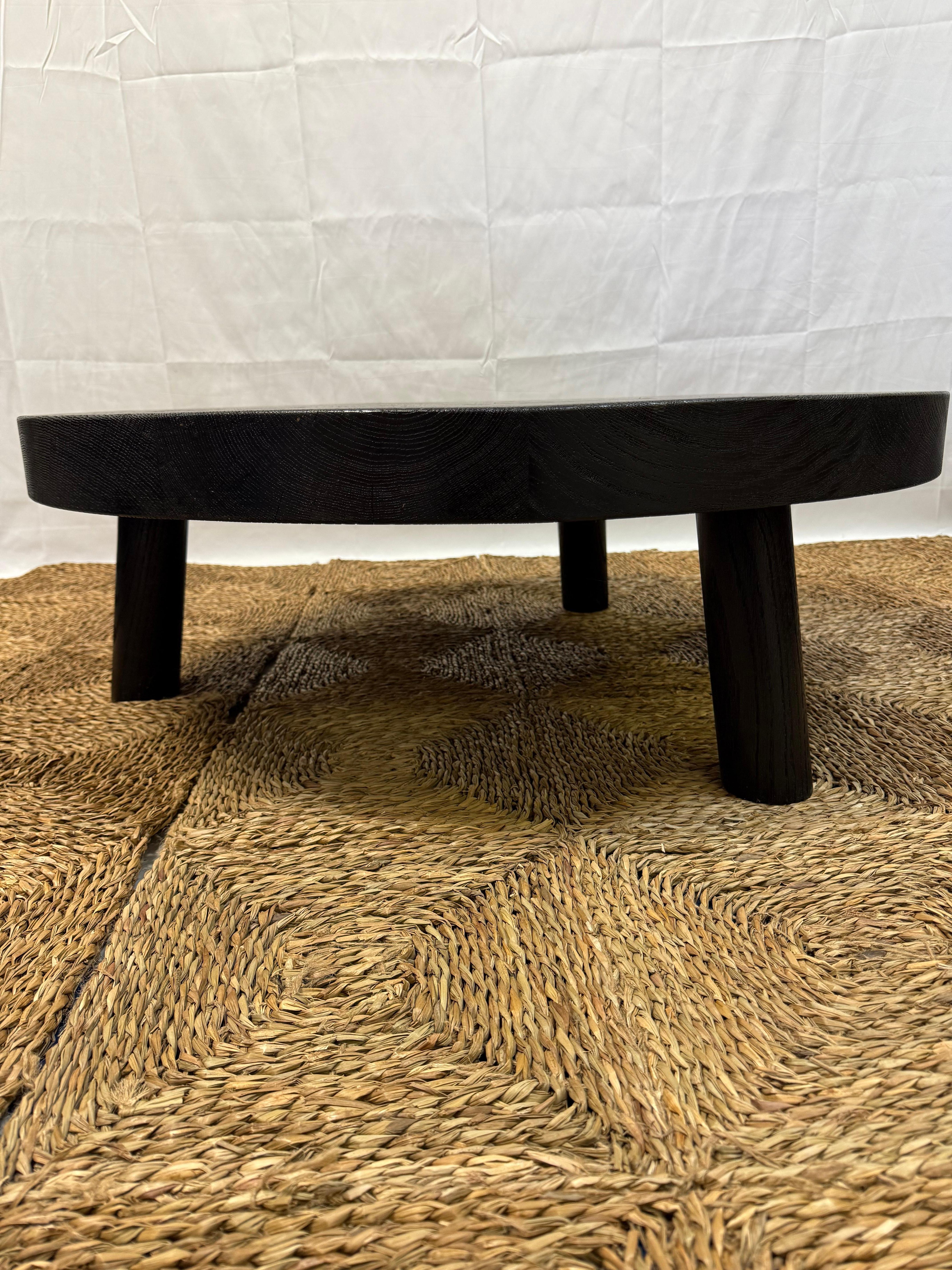 Moderne Table basse sur mesure en Oak noirci en vente