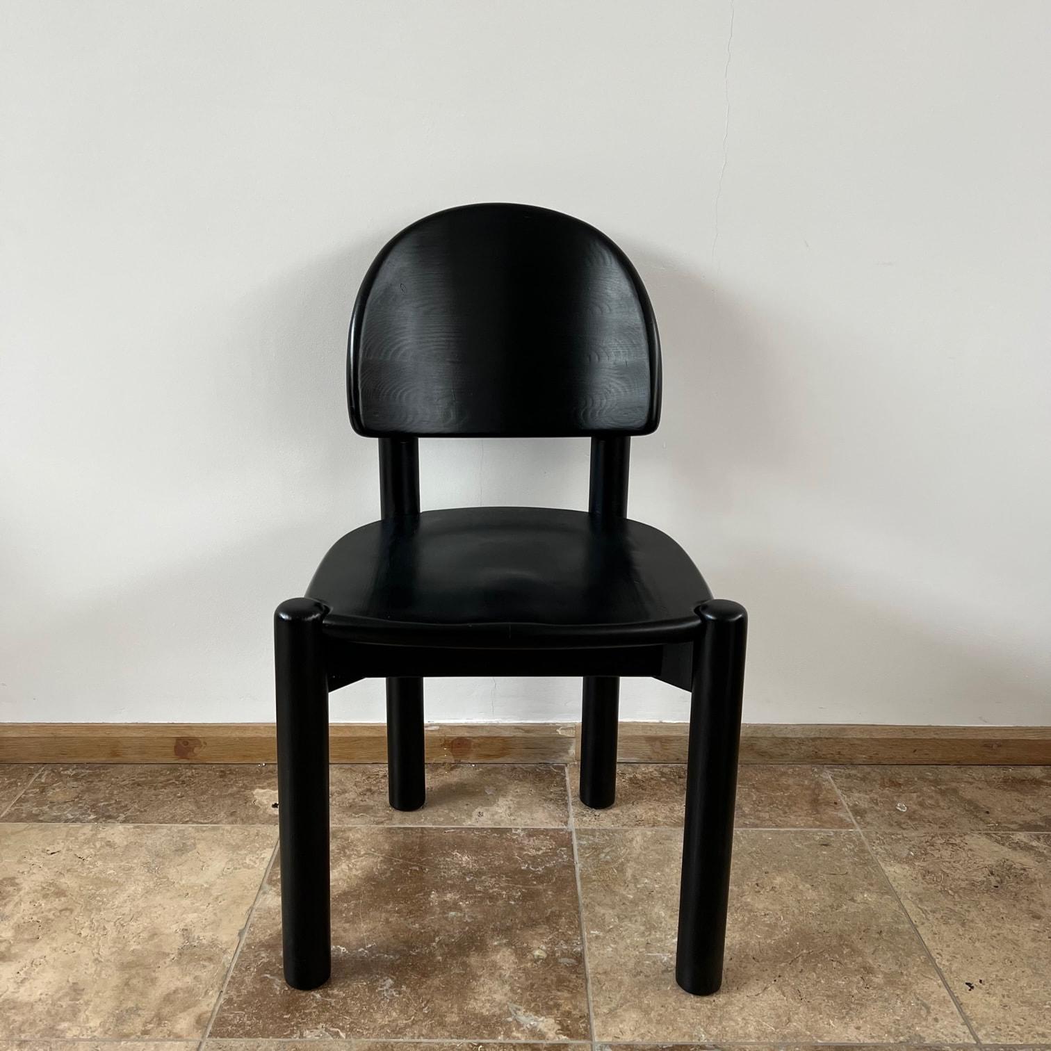 Geschwärzte Rainer Daumiller Mid-Century Kiefer Esszimmerstühle (bis zu 12 verfügbar) (Schwedisch) im Angebot