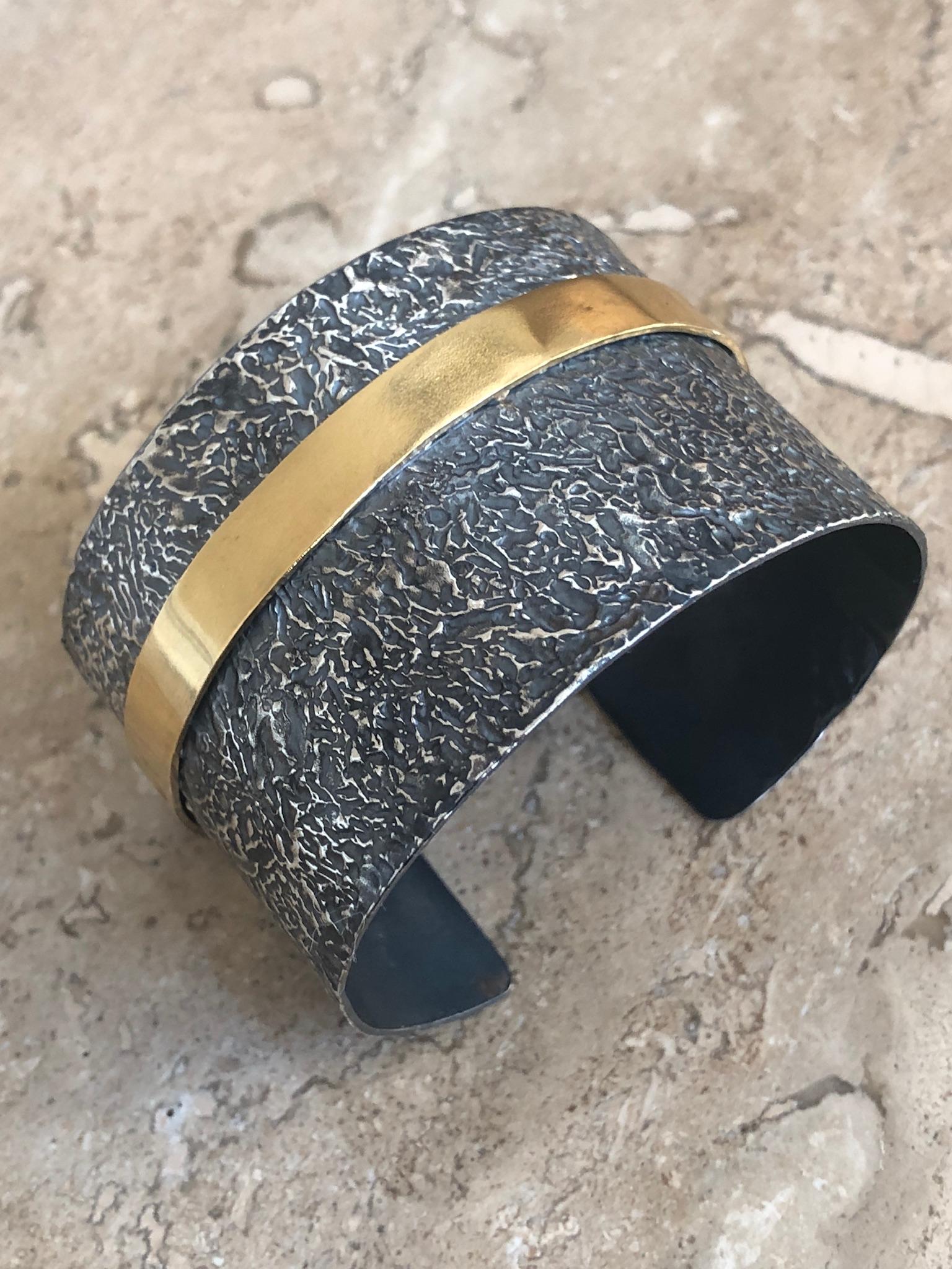 Blackened Silver Cuff with 22k Gold Band with Mixed Metals In New Condition For Sale In New York, NY