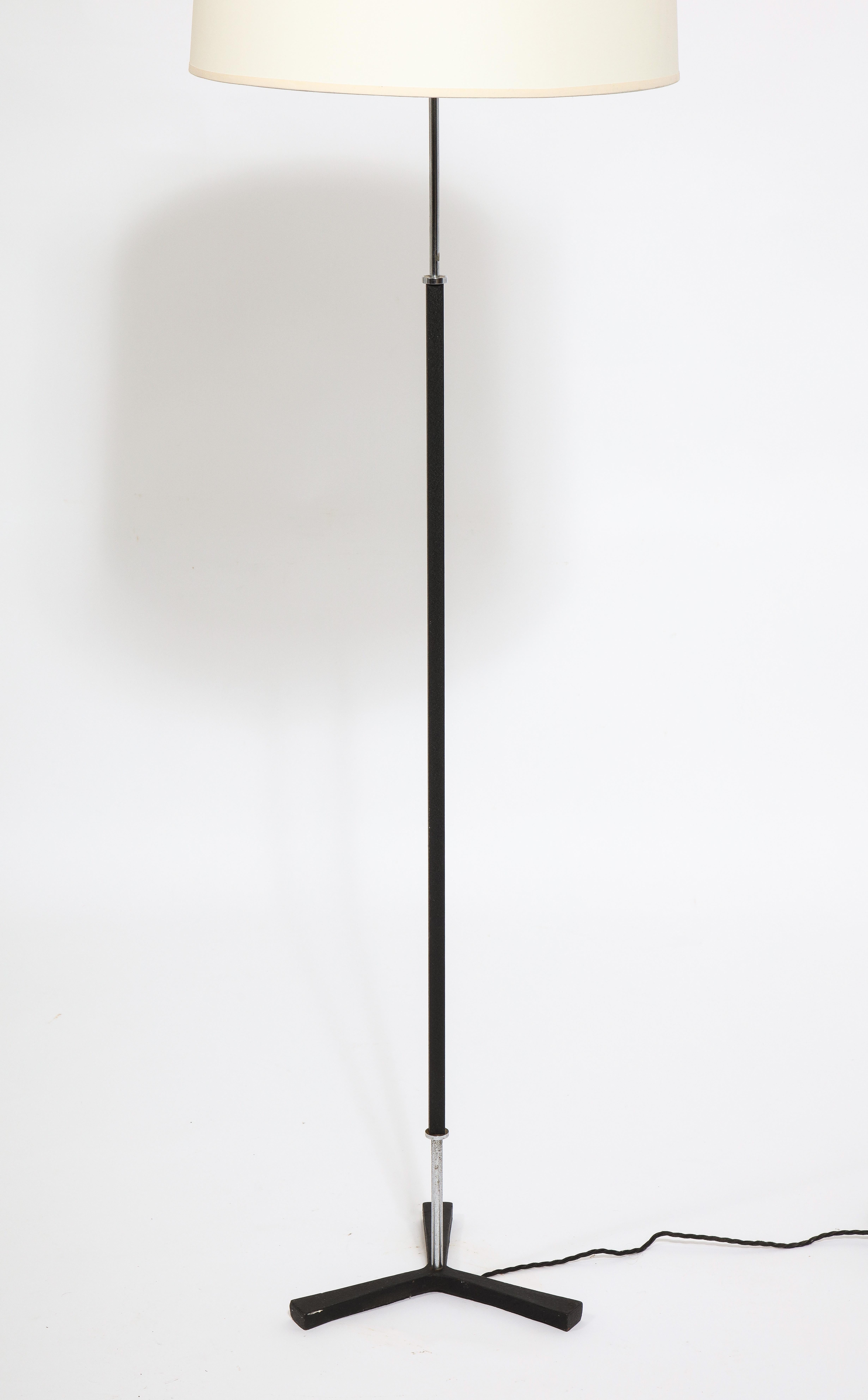Blackened Steel Tripod Floor Lamp, France 1960's In Good Condition For Sale In New York, NY
