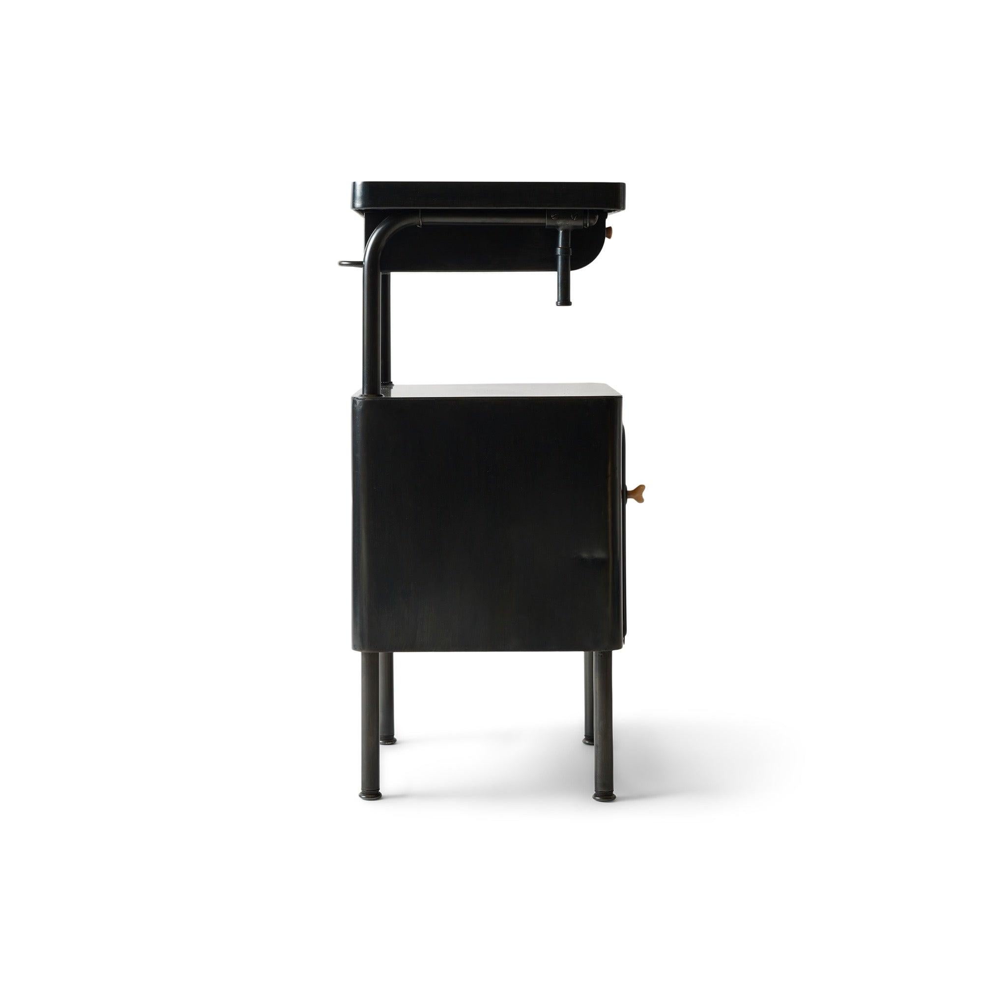 Stahl-Utility-Tisch, 1940er Jahre im Zustand „Hervorragend“ im Angebot in Sagaponack, NY