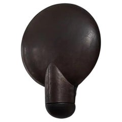 Applique contemporanea con superficie in bronzo annerito di Henry Wilson