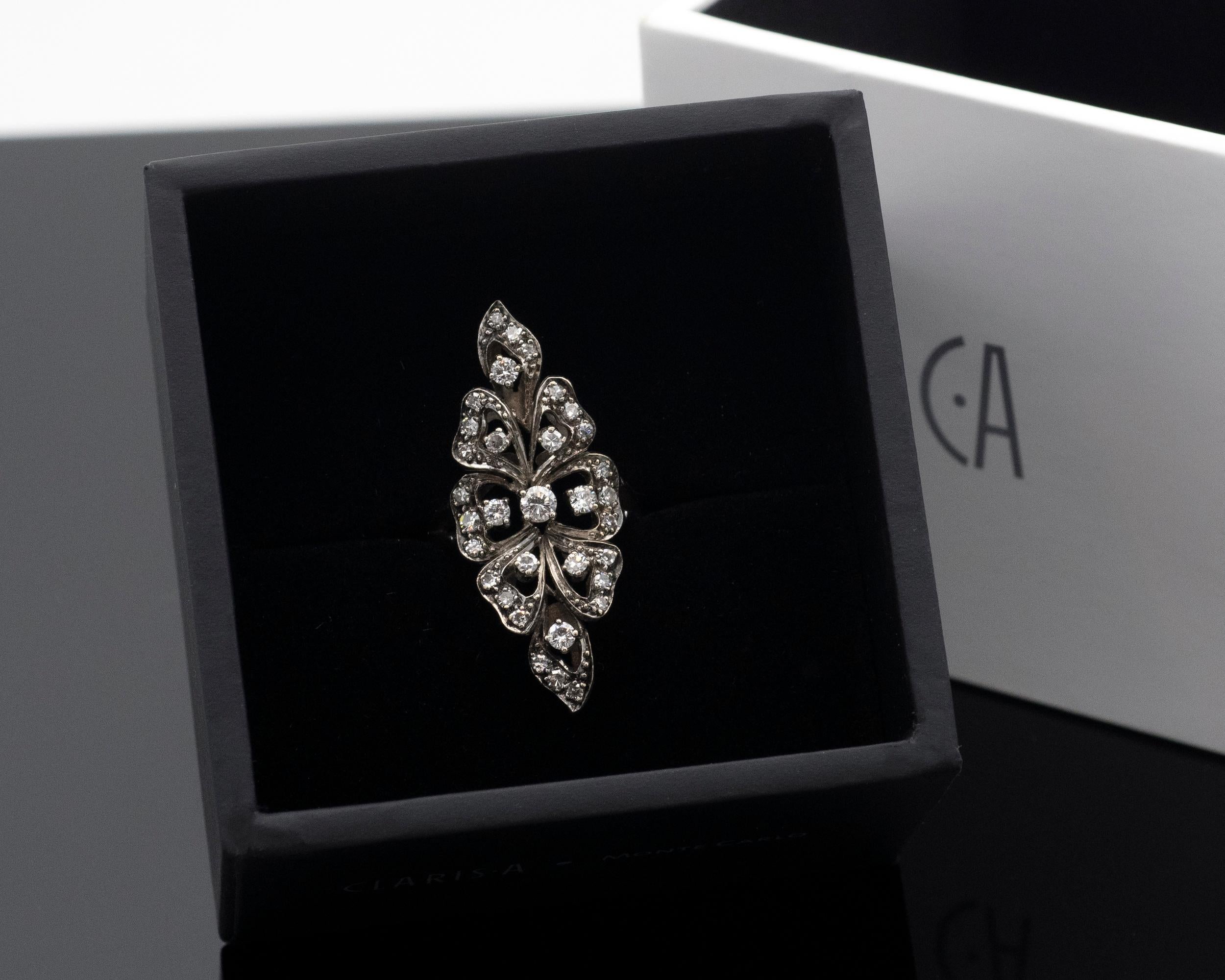 Blackened 18 Karat Gold and Diamond Long Ring In New Condition For Sale In Monte Carlo, MC