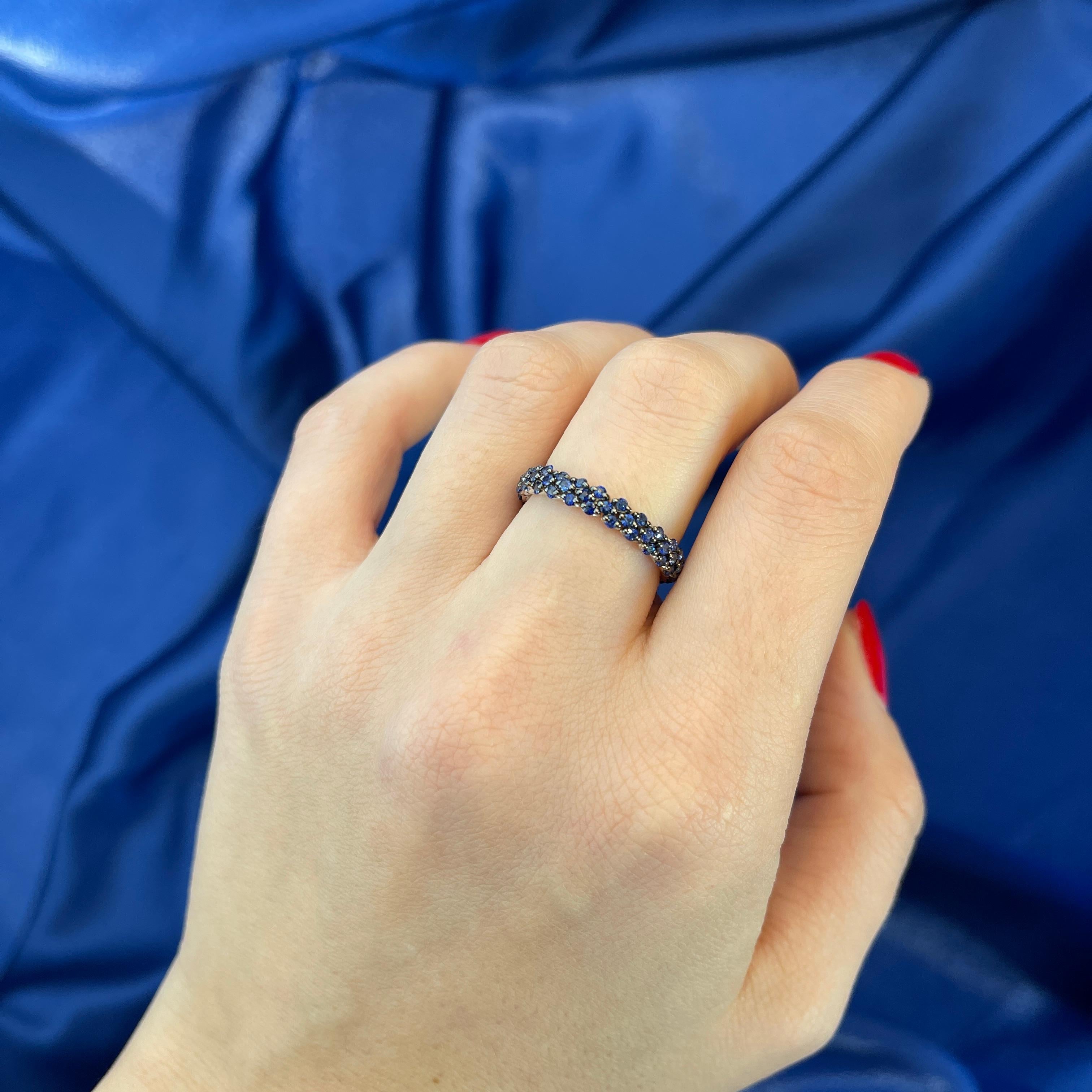 Blackened White Gold Blue Sapphire Eternity Band Ring In New Condition For Sale In Bergamo, BG