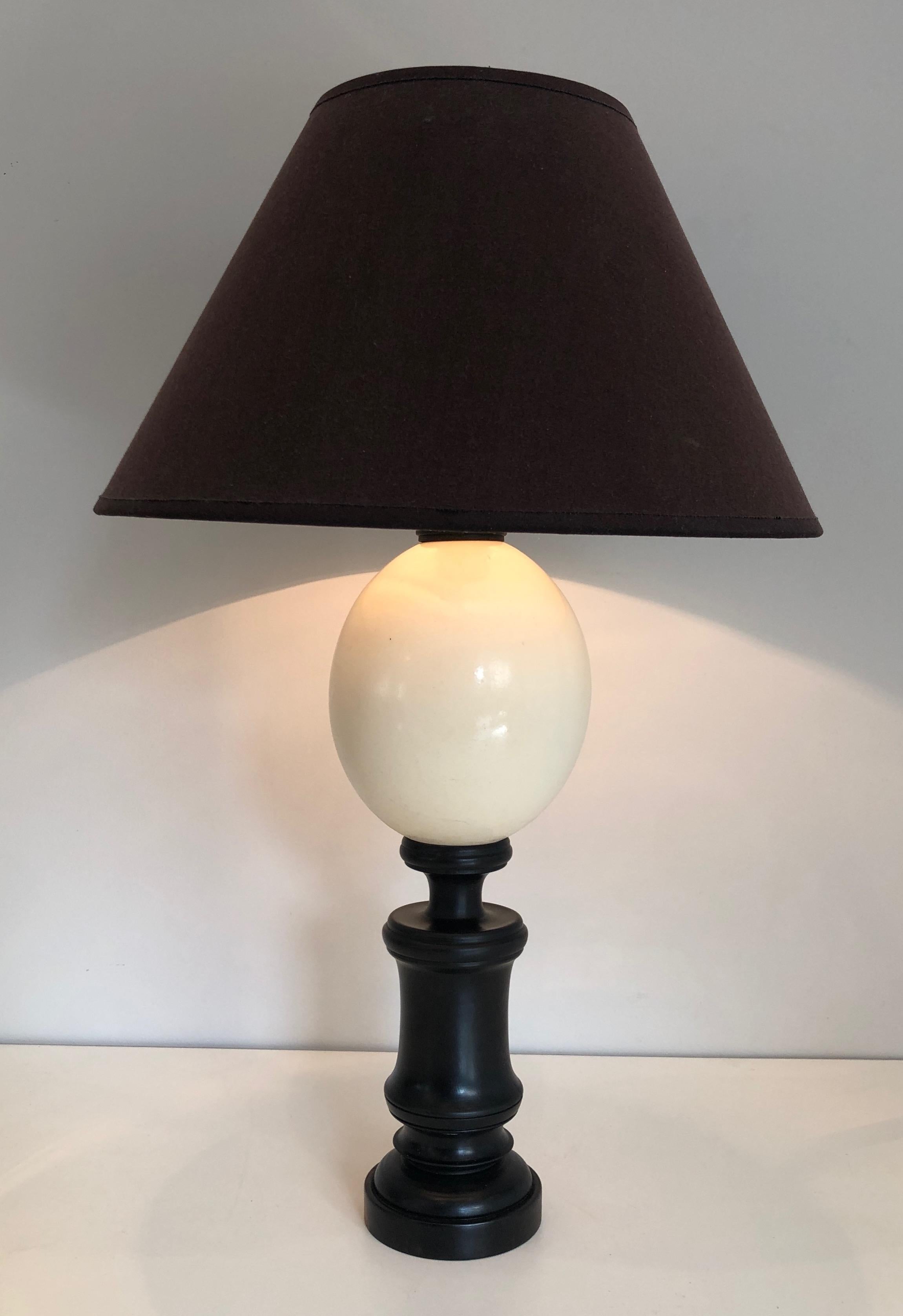 Blackened Wood and Ostrich Eggshell Table Lamp, French Work, Circa 1970 For Sale 5
