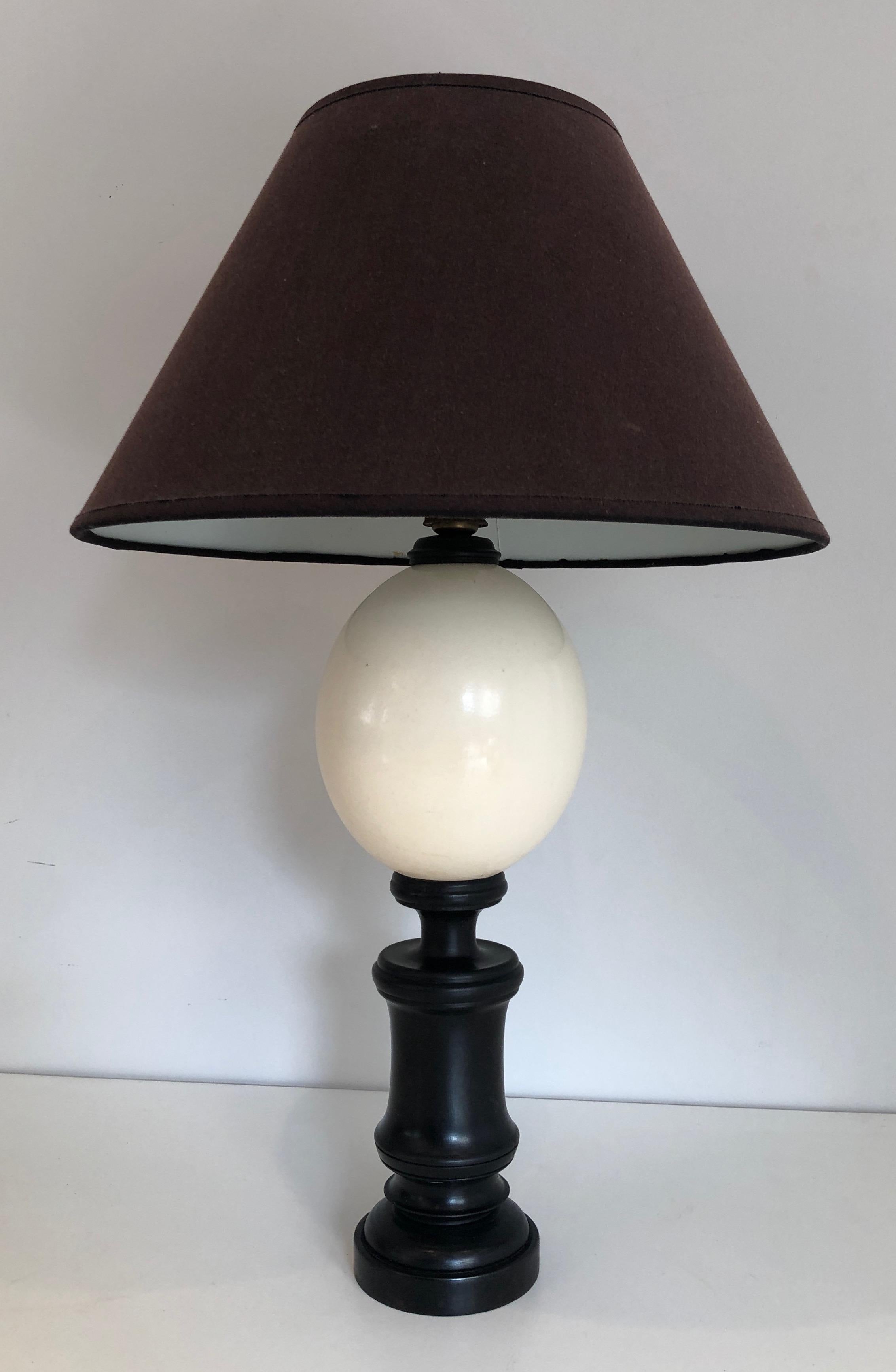 Mid-Century Modern Blackened Wood and Ostrich Eggshell Table Lamp, French Work, Circa 1970 For Sale