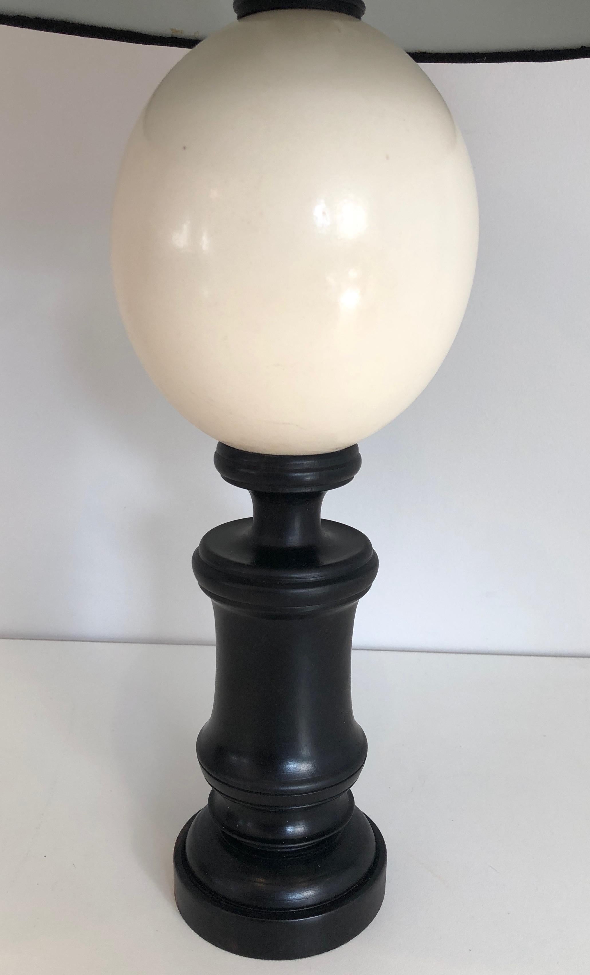 Late 20th Century Blackened Wood and Ostrich Eggshell Table Lamp, French Work, Circa 1970 For Sale