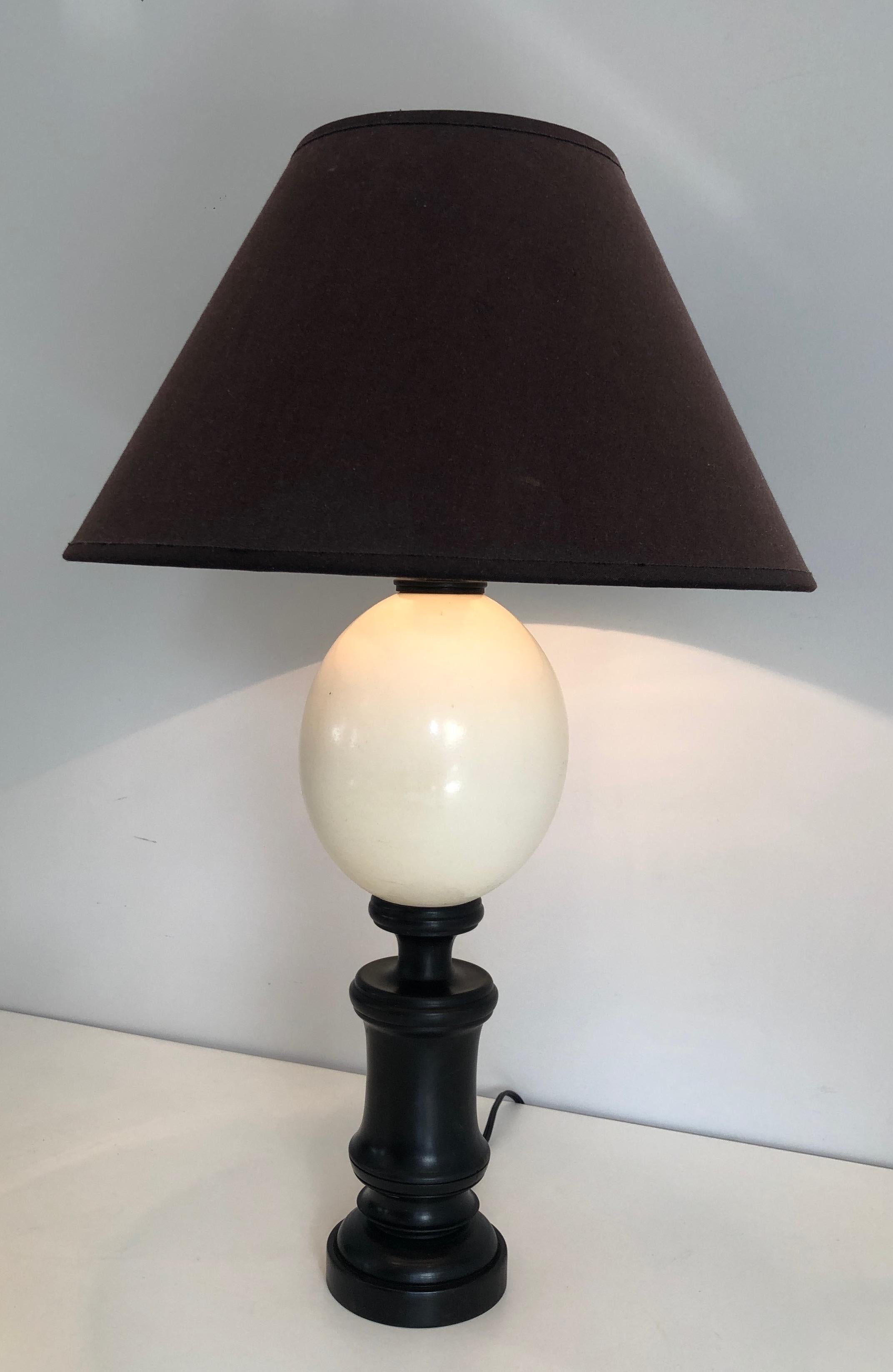 Blackened Wood and Ostrich Eggshell Table Lamp, French Work, Circa 1970 For Sale 4