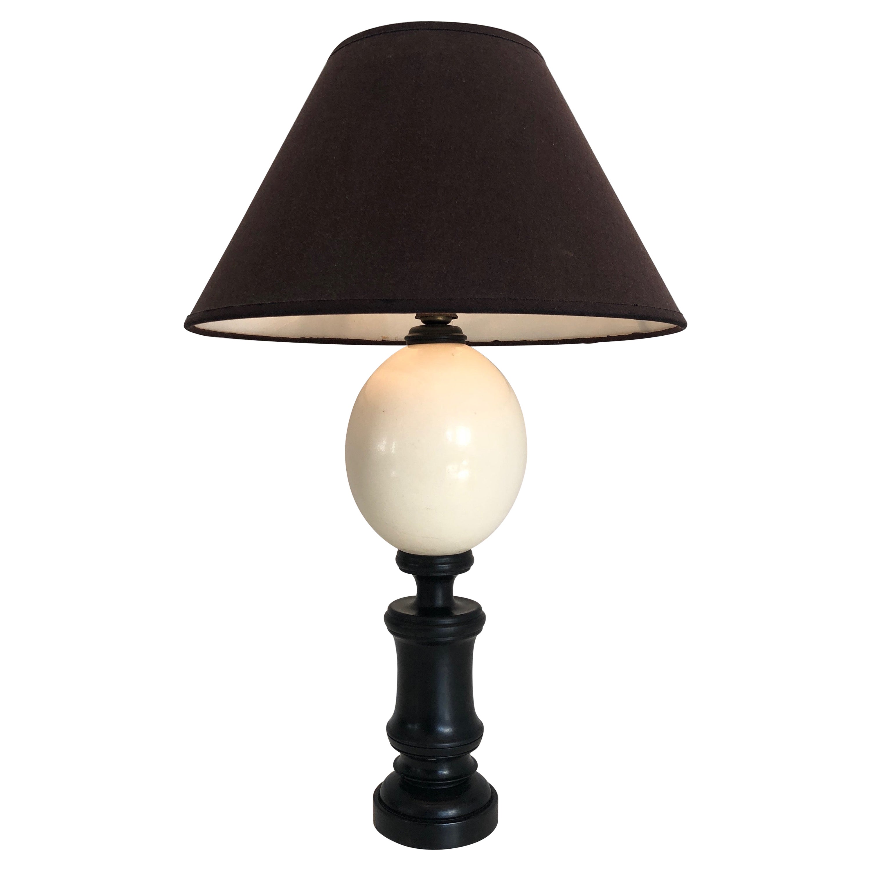 Lampada da tavolo in legno annerito e guscio d'uovo di struzzo, opera francese, circa 1970