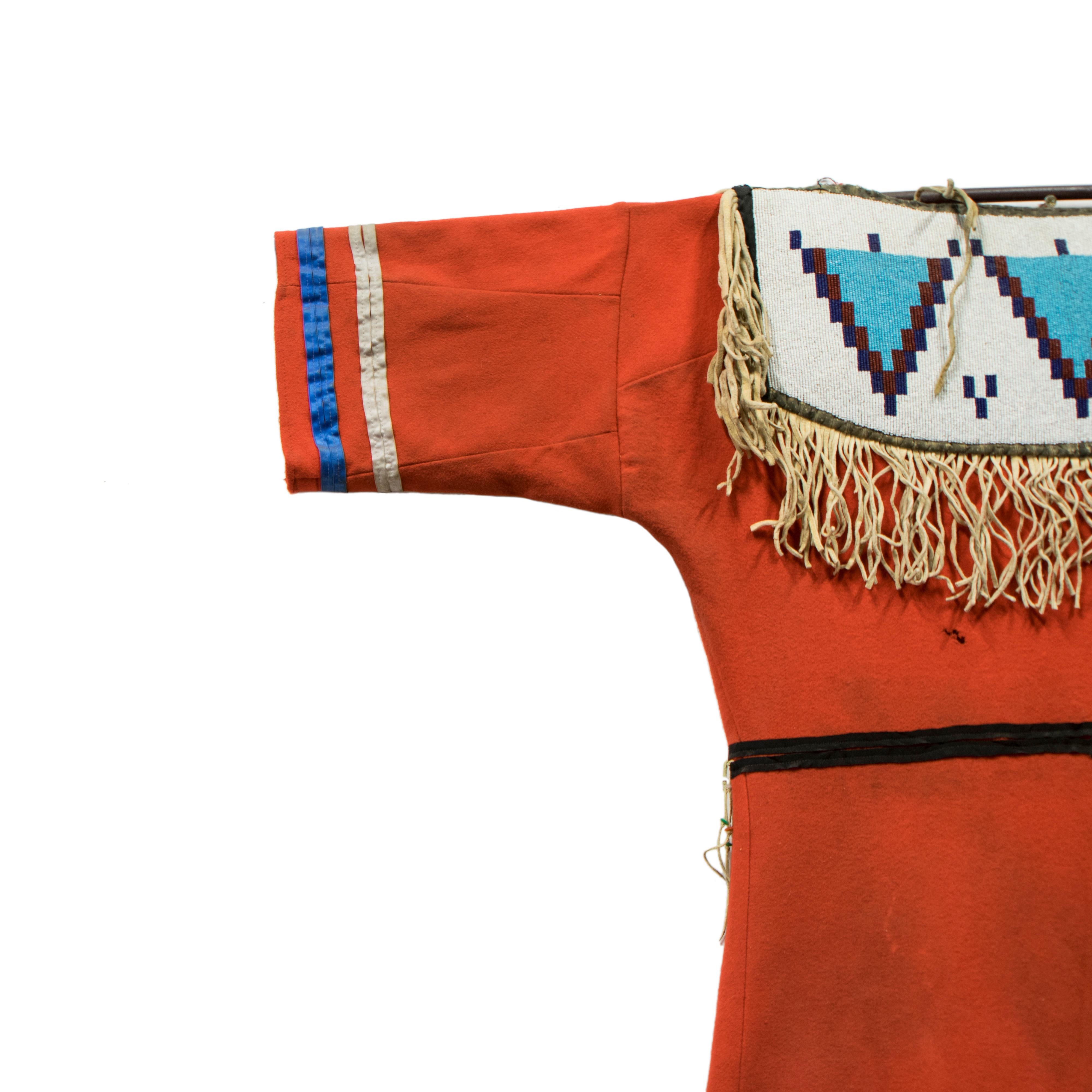 Schwarzes Kleid der amerikanischen Ureinwohner im Zustand „Gut“ im Angebot in Coeur d'Alene, ID