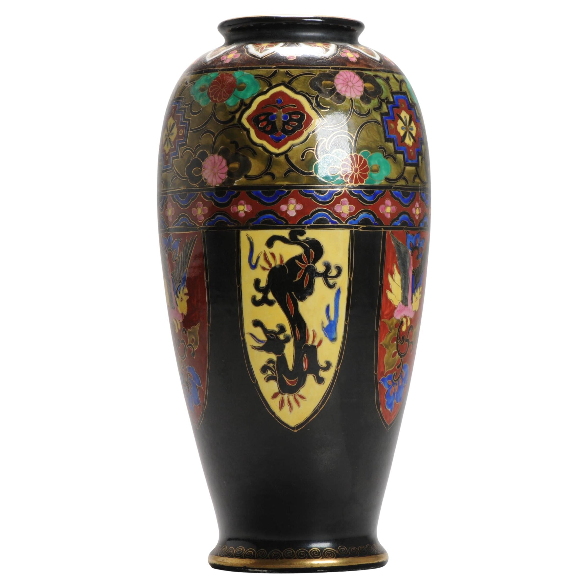 Vaso a fondo nero con fiori uccello drago stile Cloisonné epoca Meiji, 1868-1912