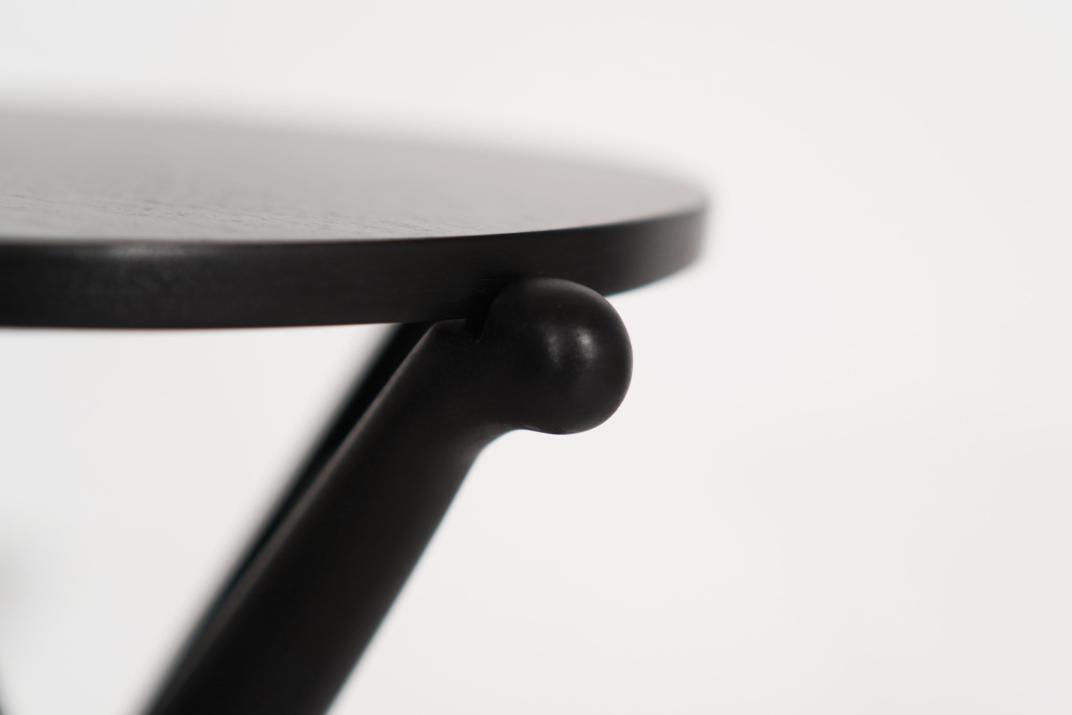 Blackout Gazelle-Getränketisch von Stamford Modern im Angebot 3