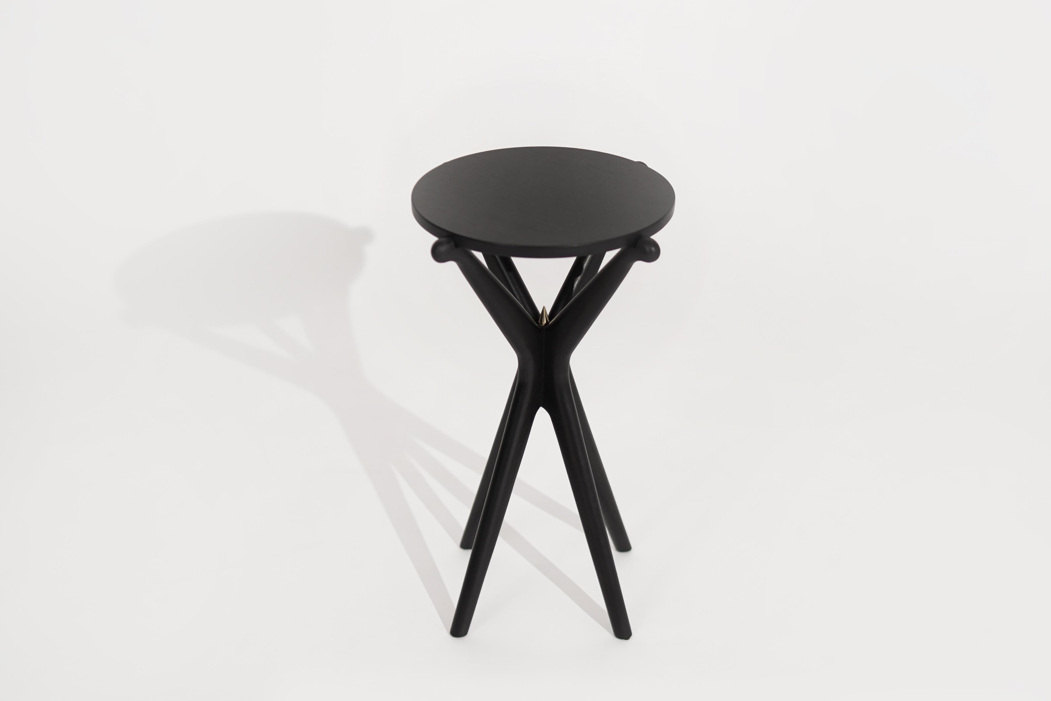 Blackout Gazelle-Getränketisch von Stamford Modern (Moderne der Mitte des Jahrhunderts) im Angebot