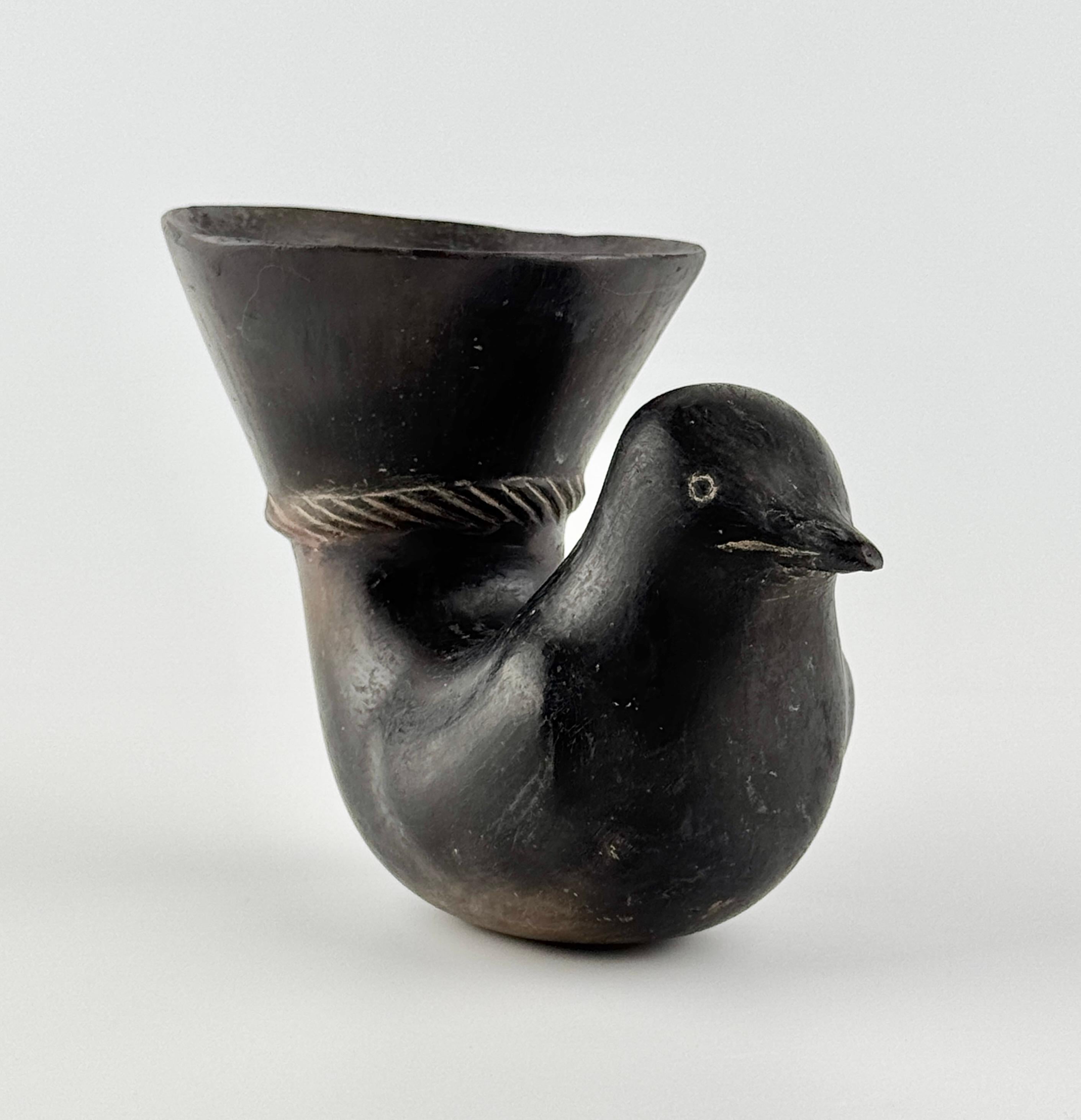 Blackware Bird-Shaped Vessel In Good Condition For Sale In seoul, KR