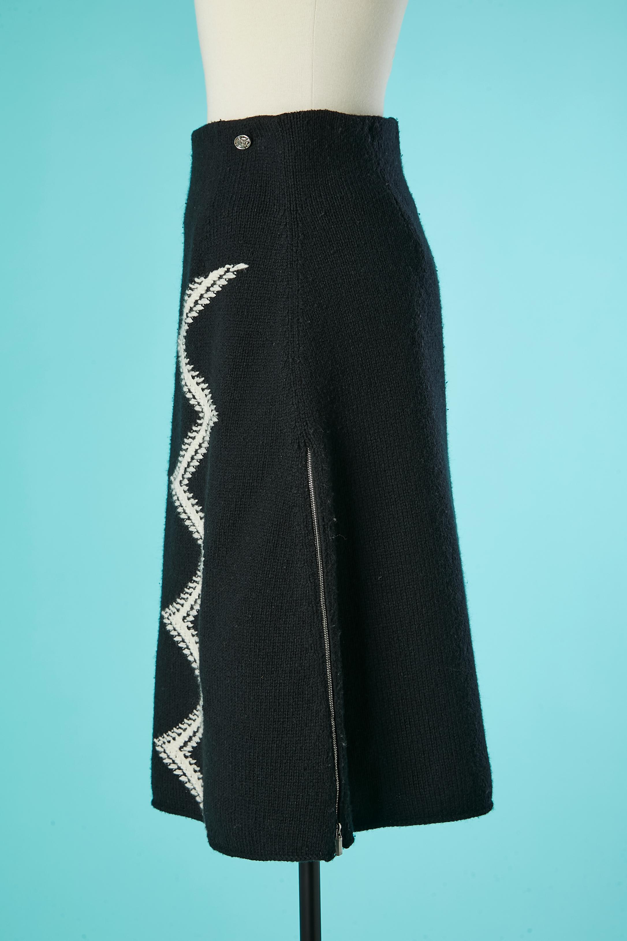 Women's Black&white cashmere knit skirt with zip on both side and graphic lining Chanel  For Sale