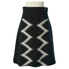 Black&white cashmere knit skirt with zip on both side and graphic lining Chanel 