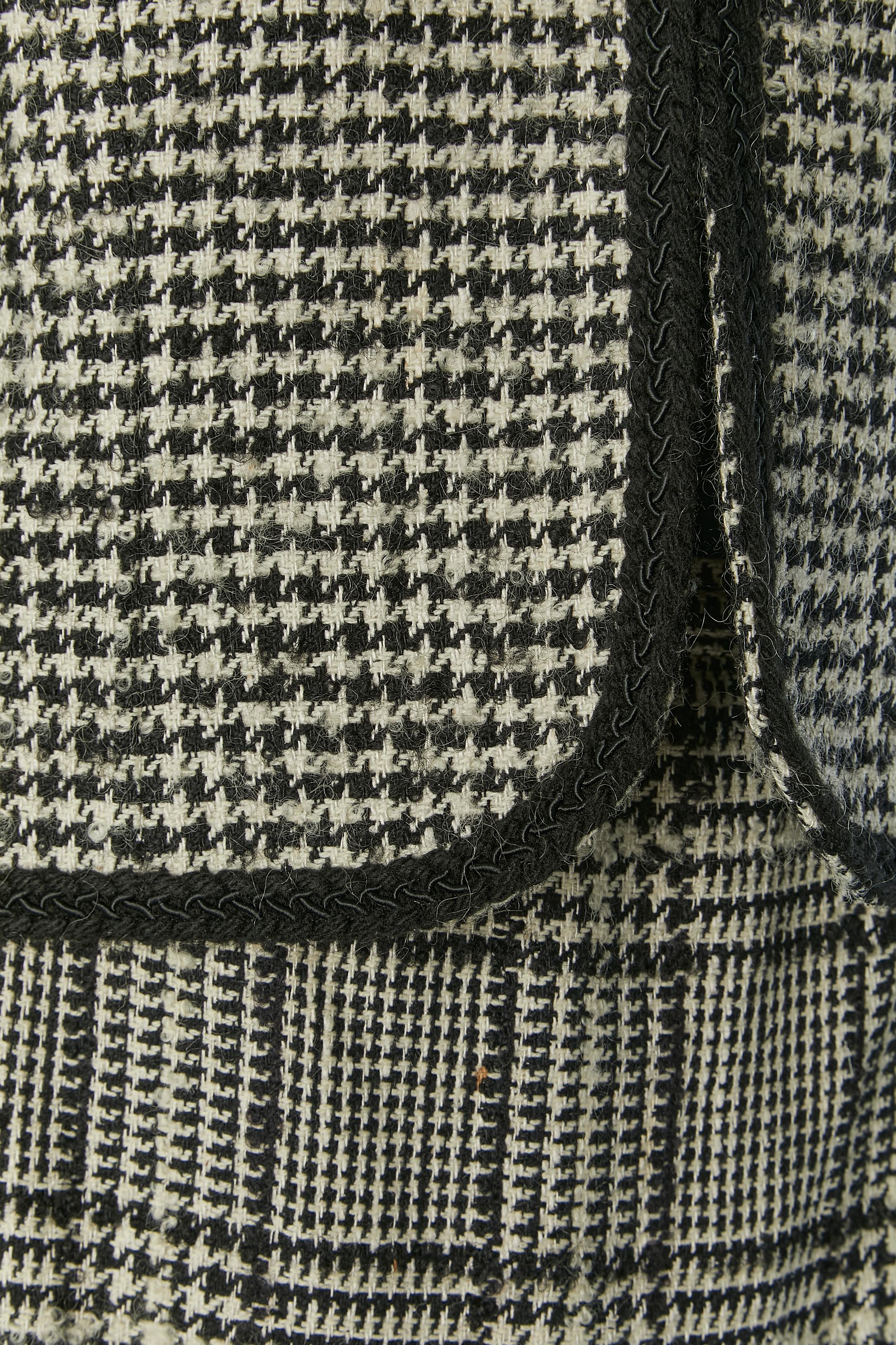 Women's Black&white tweed and Prince de Galles pattern skirt-suit with flower CELINE For Sale