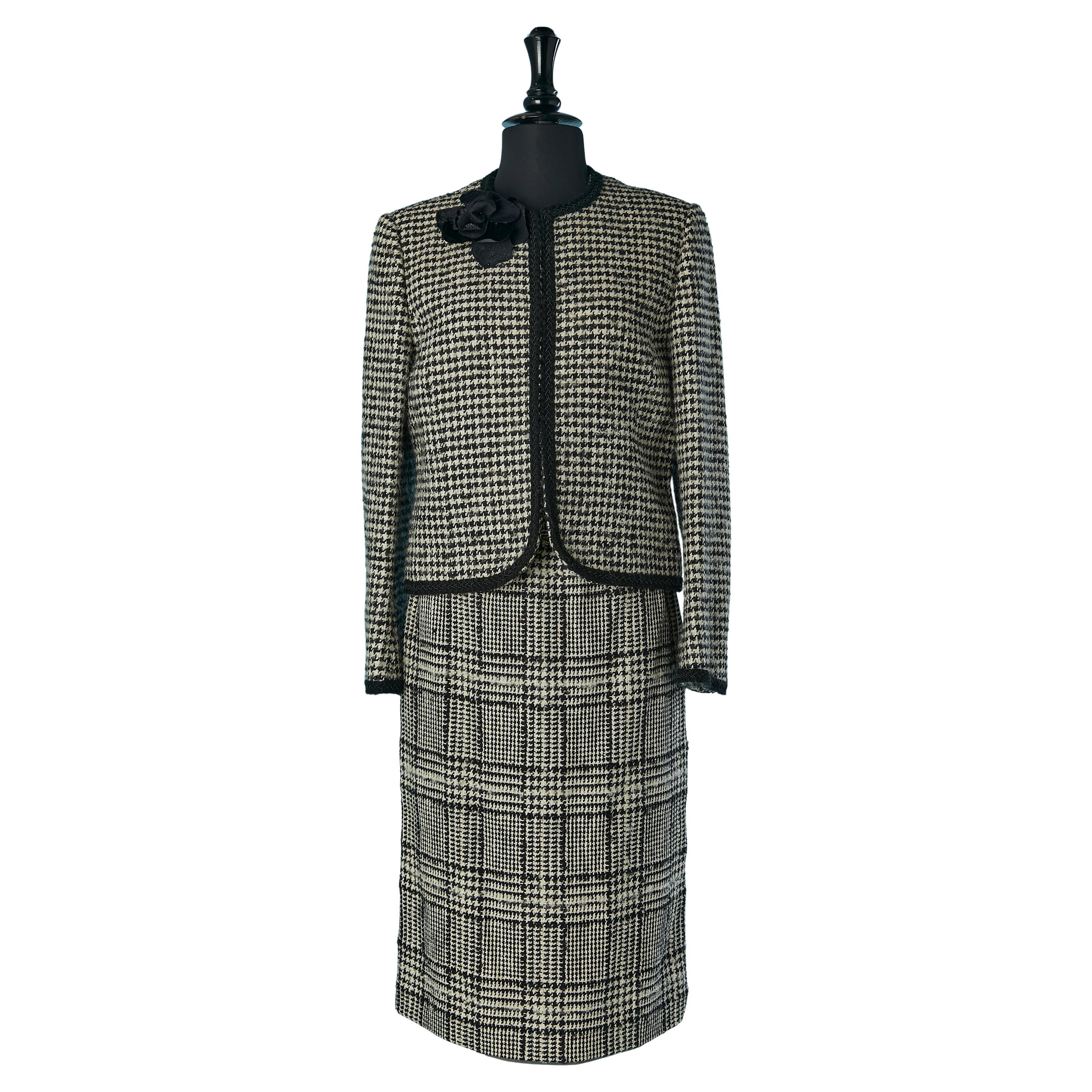 Black&white tweed and Prince de Galles pattern skirt-suit with flower CELINE For Sale