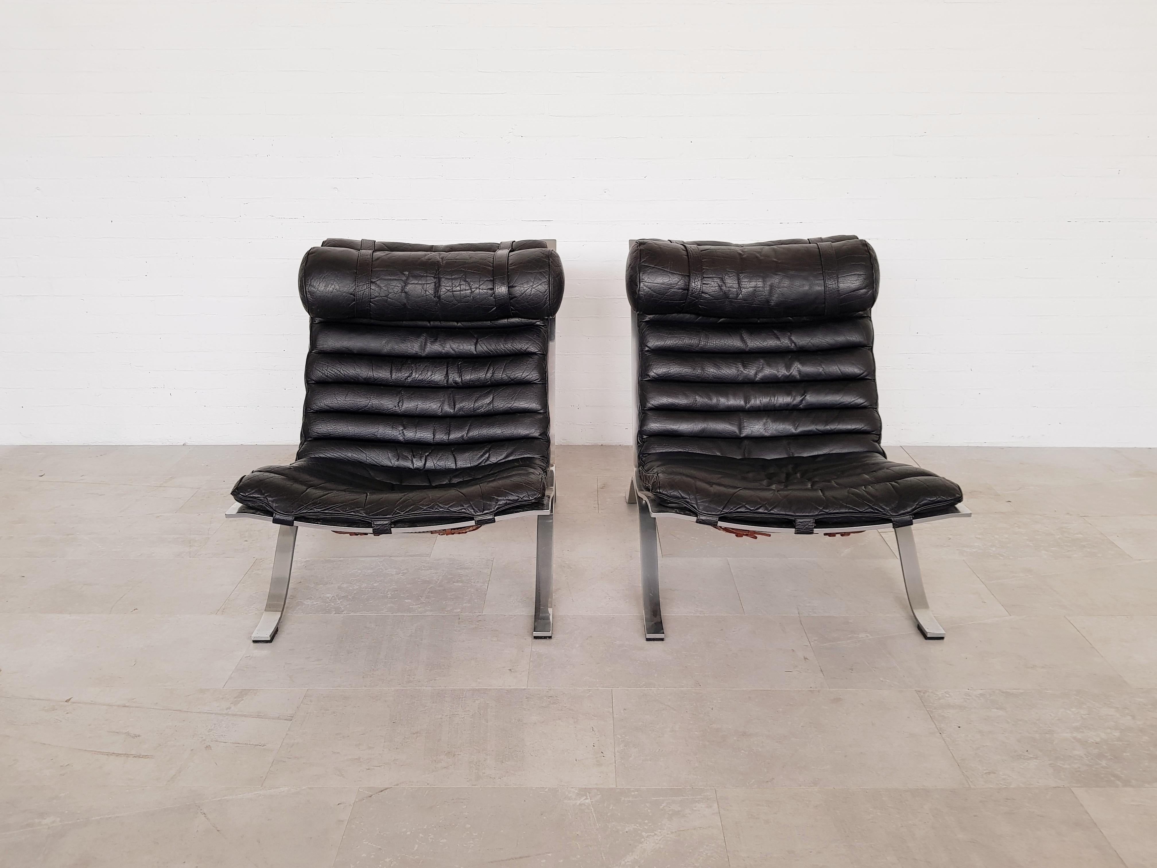 Black Leather Pair of Ari Lounge Chairs by Arne Norell 6