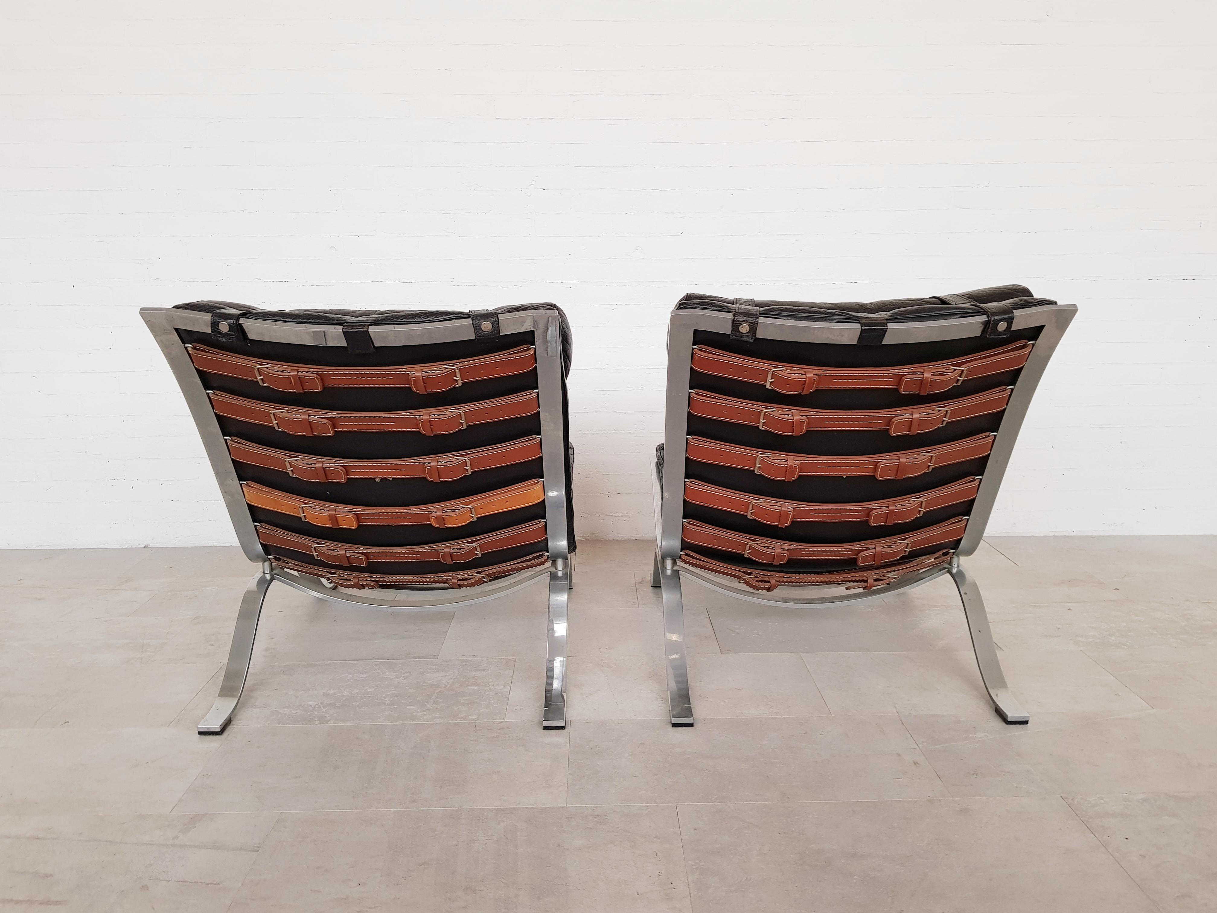 Black Leather Pair of Ari Lounge Chairs by Arne Norell In Good Condition In Antwerp, BE