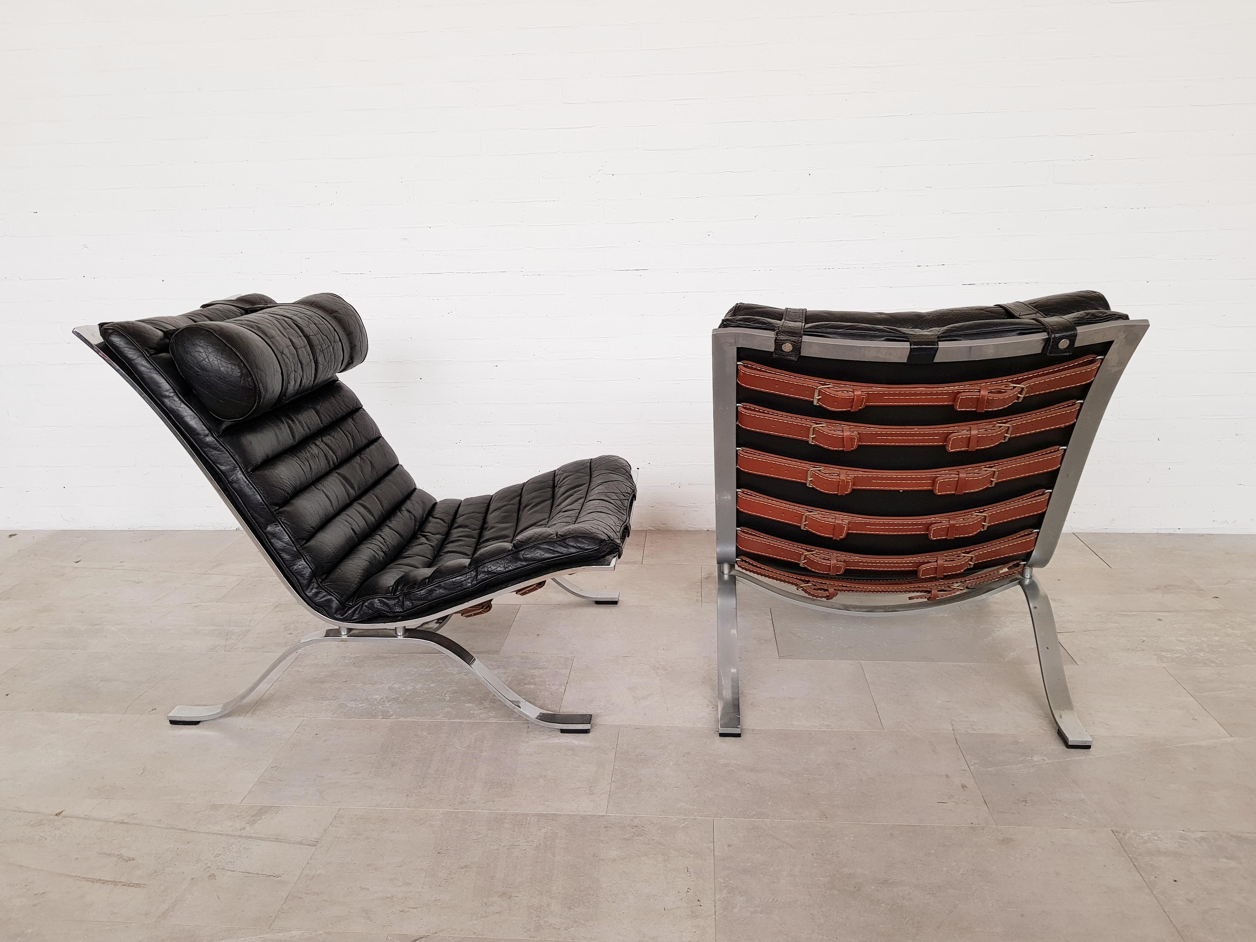 20th Century Black Leather Pair of Ari Lounge Chairs by Arne Norell