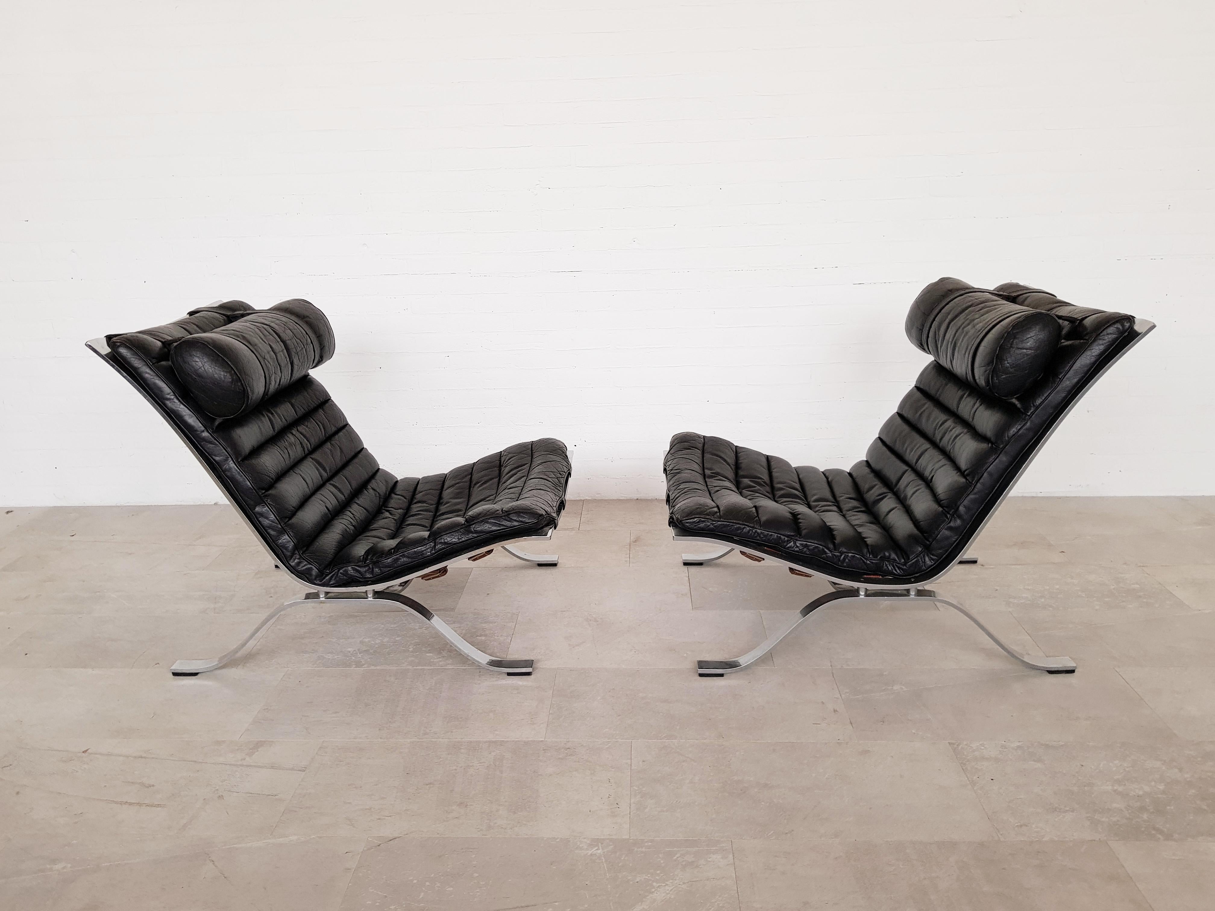 Black Leather Pair of Ari Lounge Chairs by Arne Norell 3