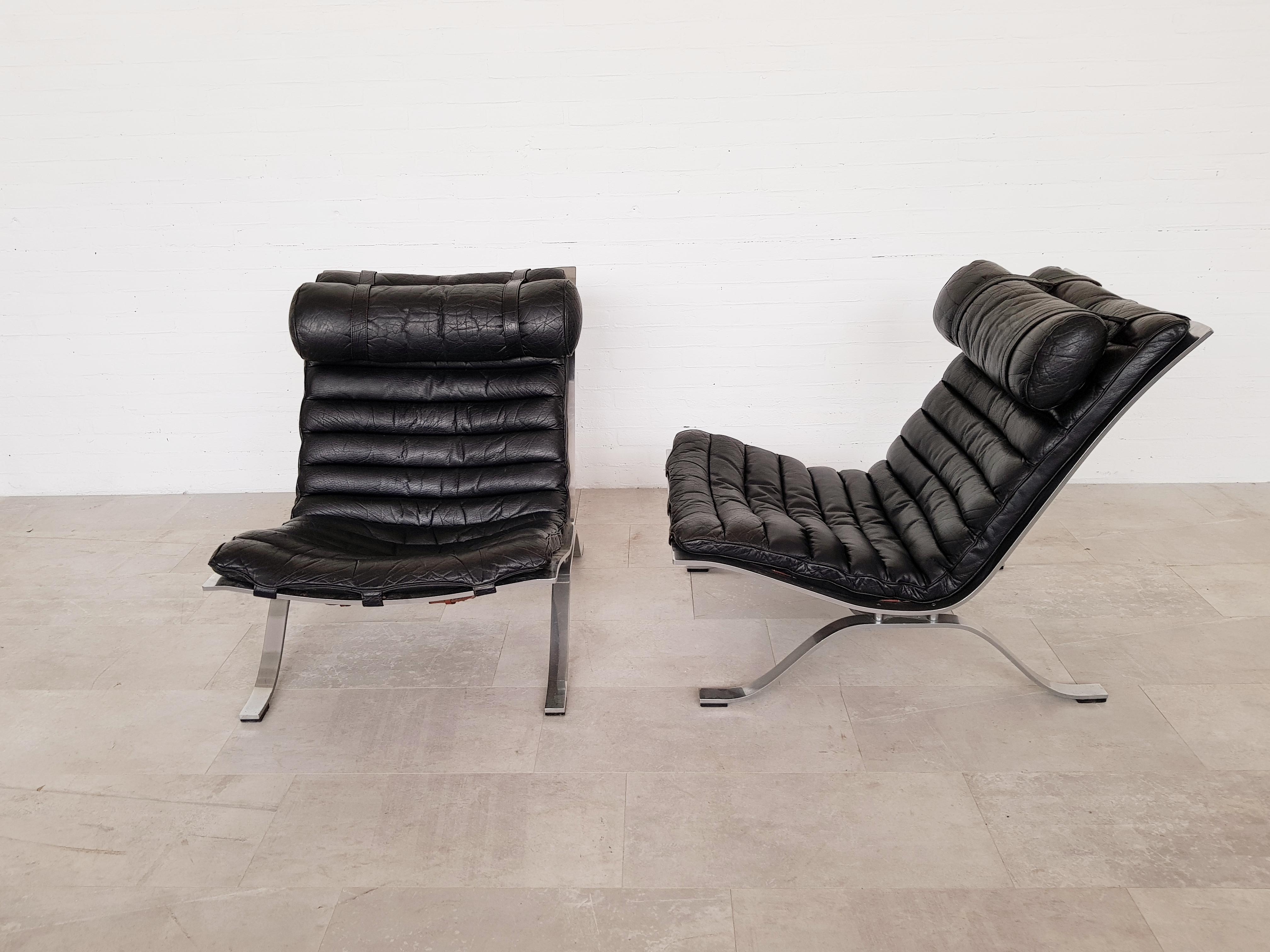 Black Leather Pair of Ari Lounge Chairs by Arne Norell 4