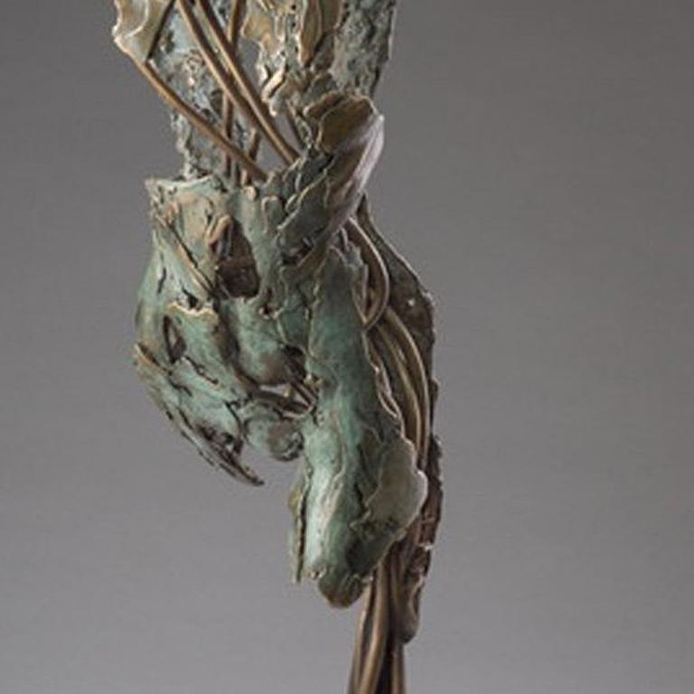Ange Hamael (Ange de la dignité) - Or Figurative Sculpture par Blake Ward