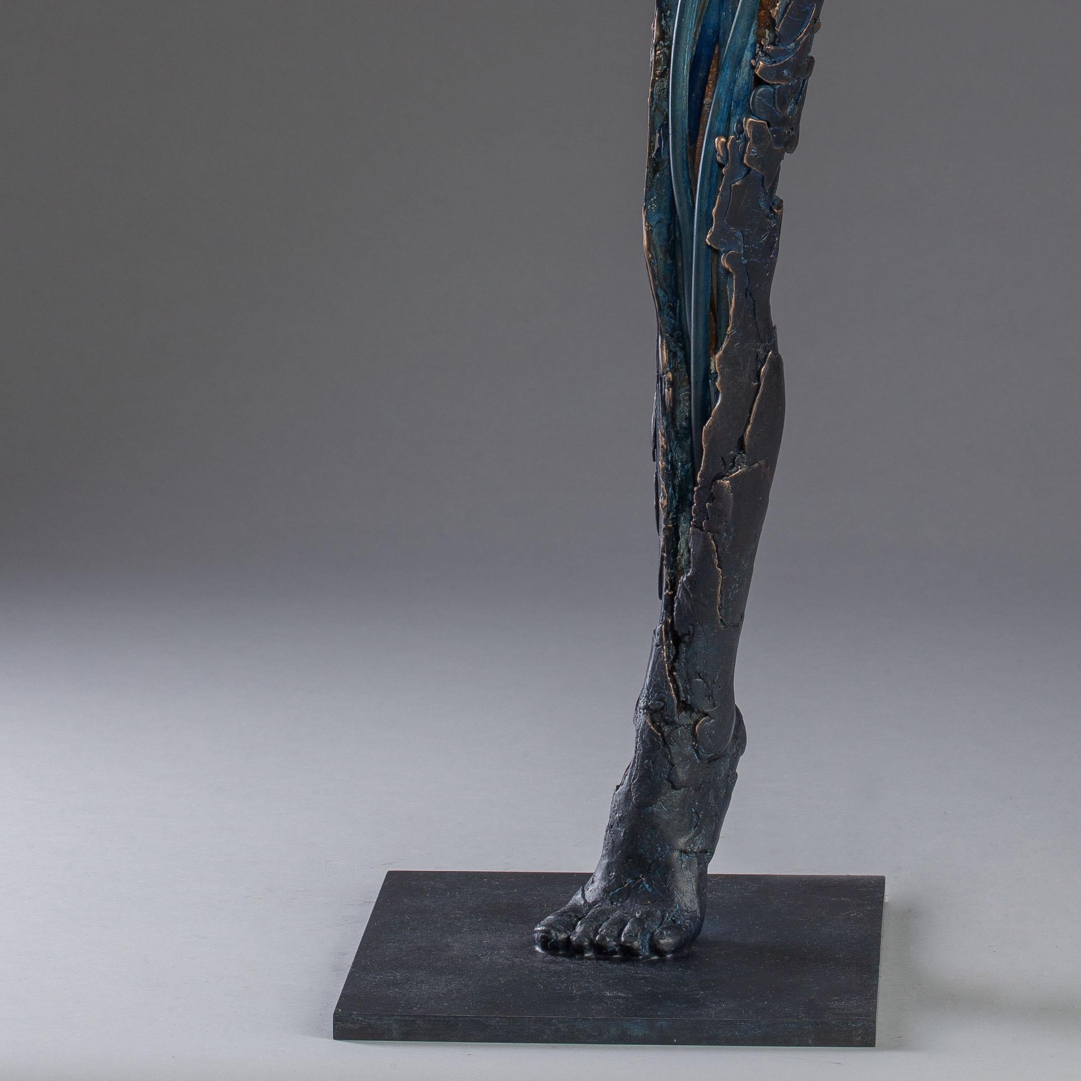 Ushabti Hathor (Dea dell'Amore) - Abstract Sculpture Oro di Blake Ward