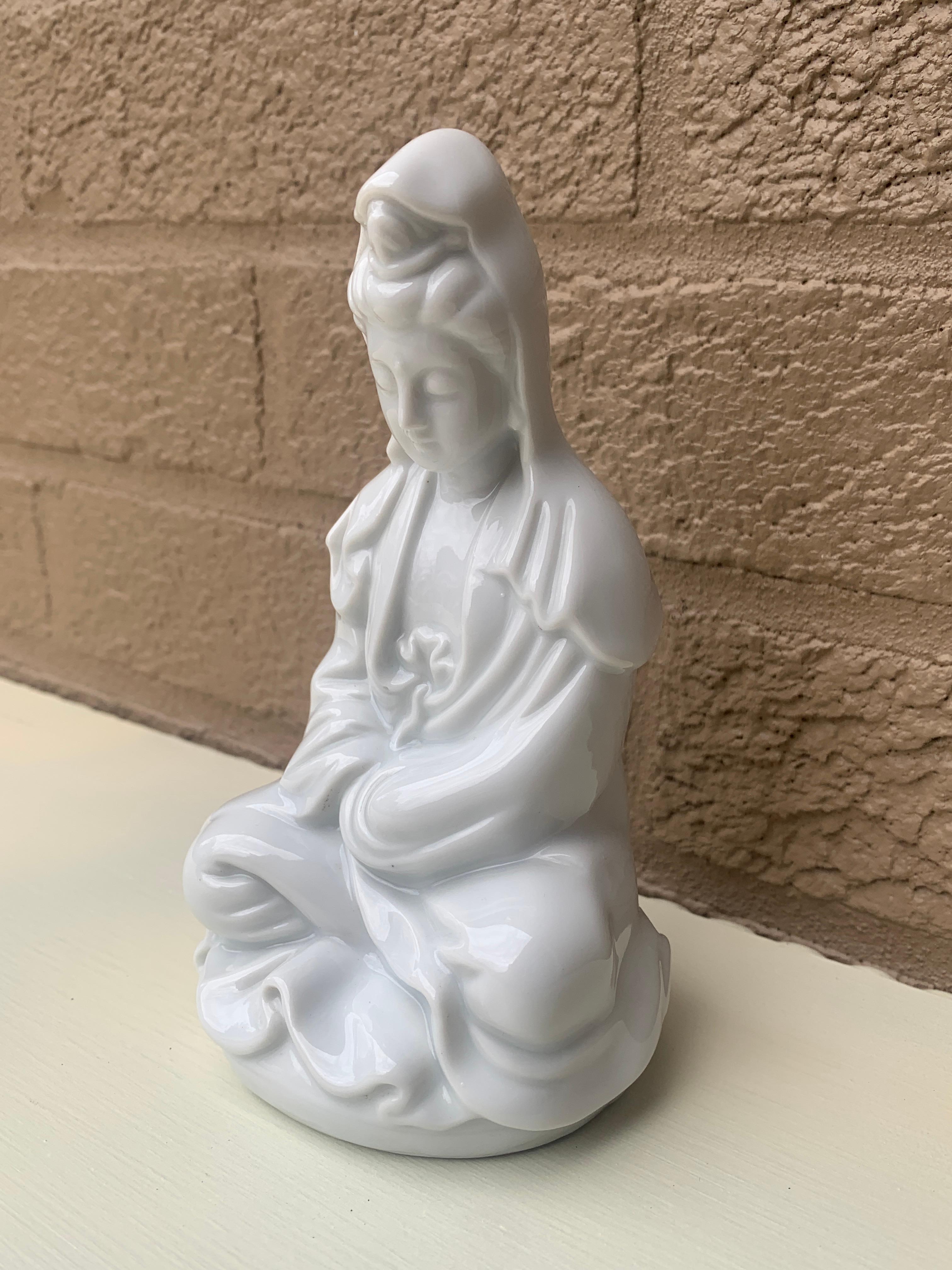 Blanc De Chine Chinoiserie Porcelain Figure of Chinese Goddess Lotus Kwan-Yin In Good Condition In Elkhart, IN