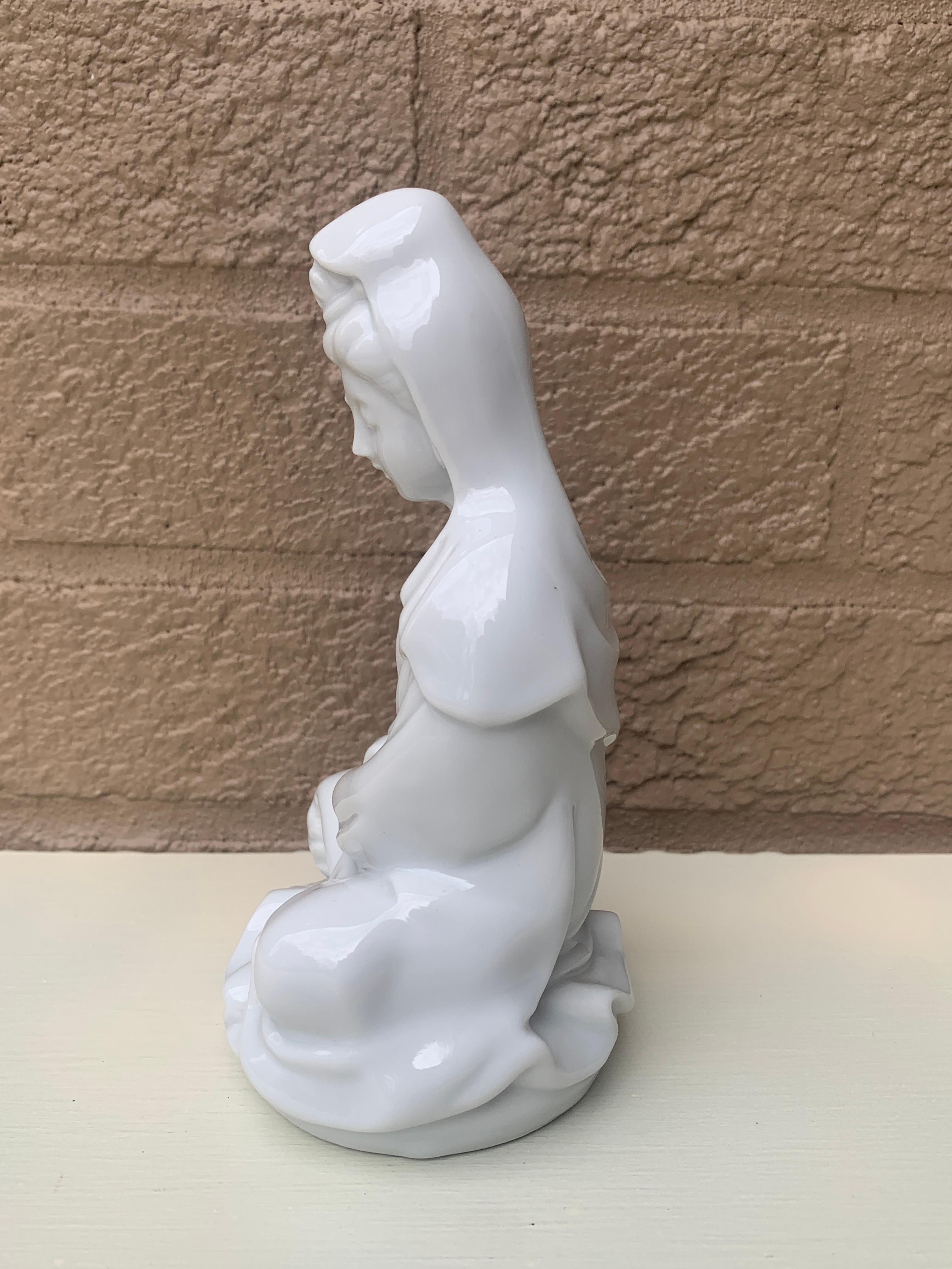 Blanc De Chine Chinoiserie Porcelain Figure of Chinese Goddess Lotus Kwan-Yin 2