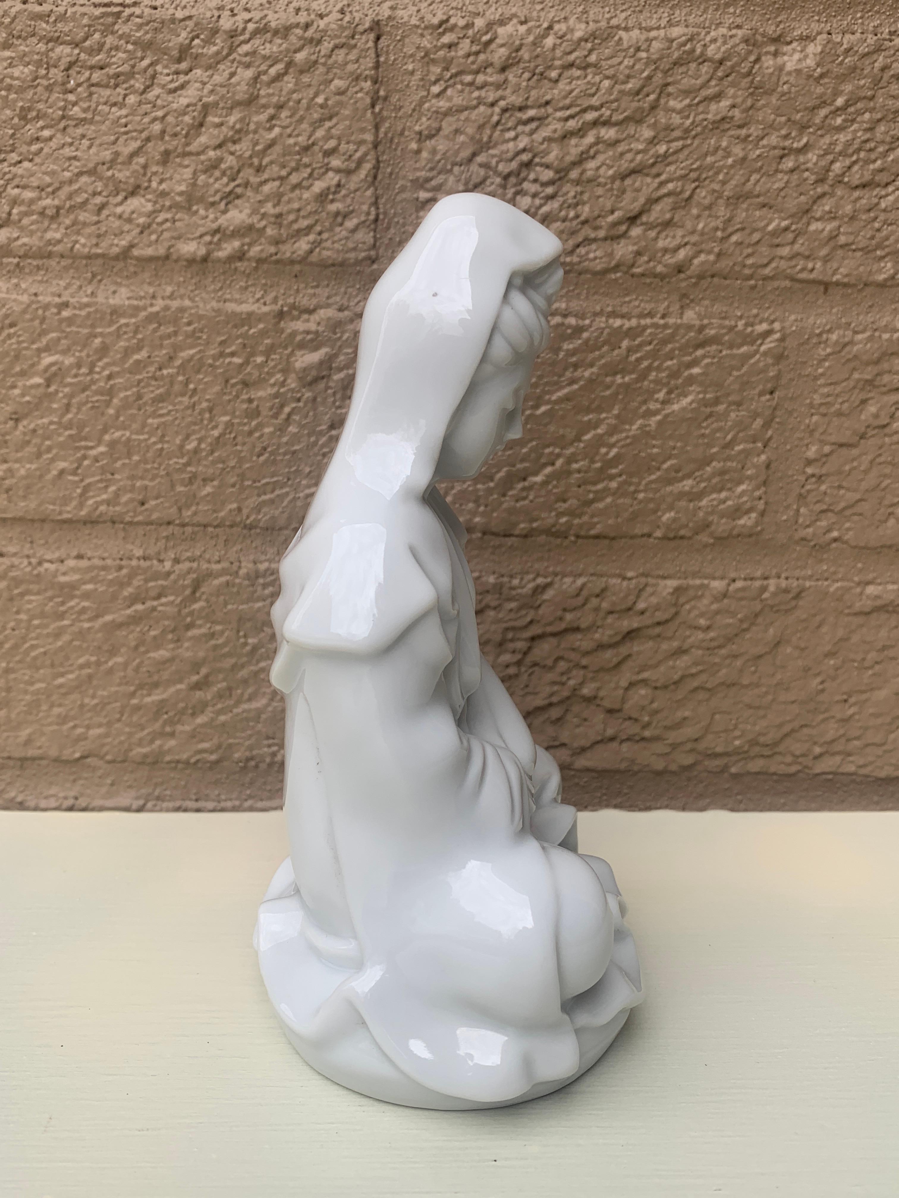 Blanc De Chine Chinoiserie Porcelain Figure of Chinese Goddess Lotus Kwan-Yin 4