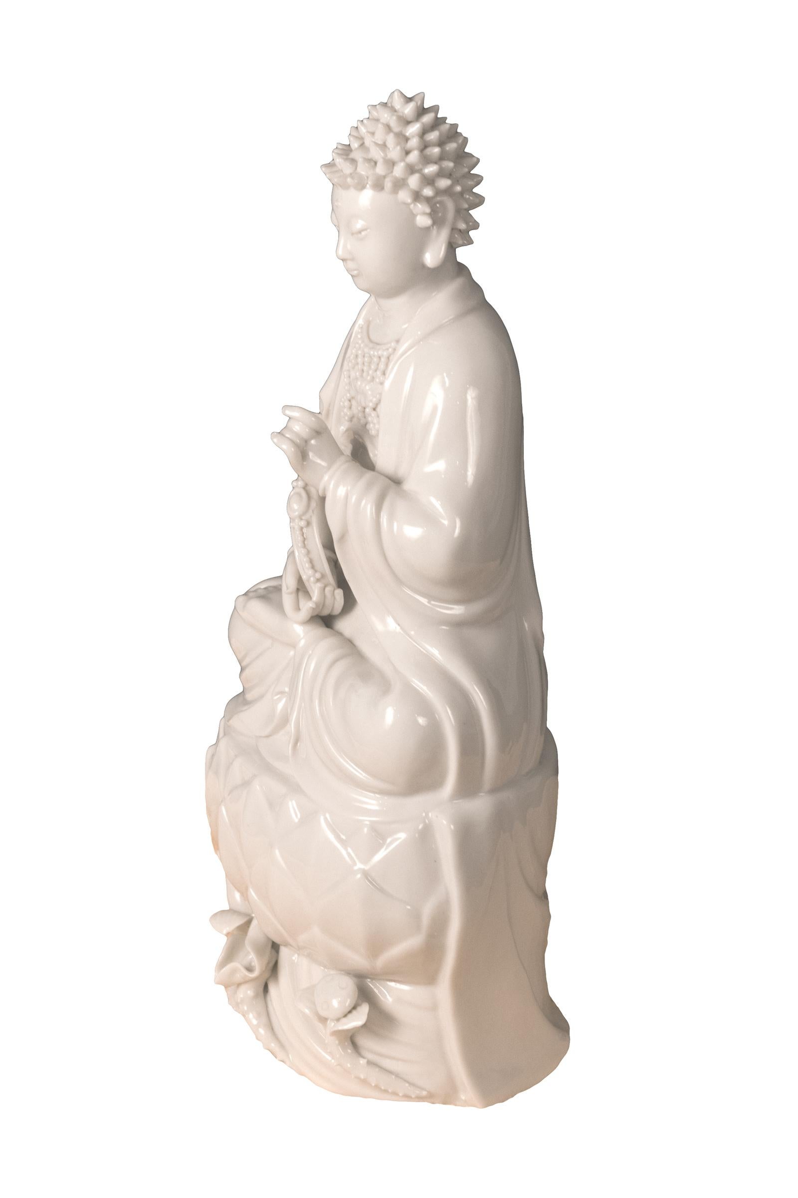 Blanc de Chine 'Dehua' Porcelain Figure of Quanyin In Good Condition In Salt Lake City, UT