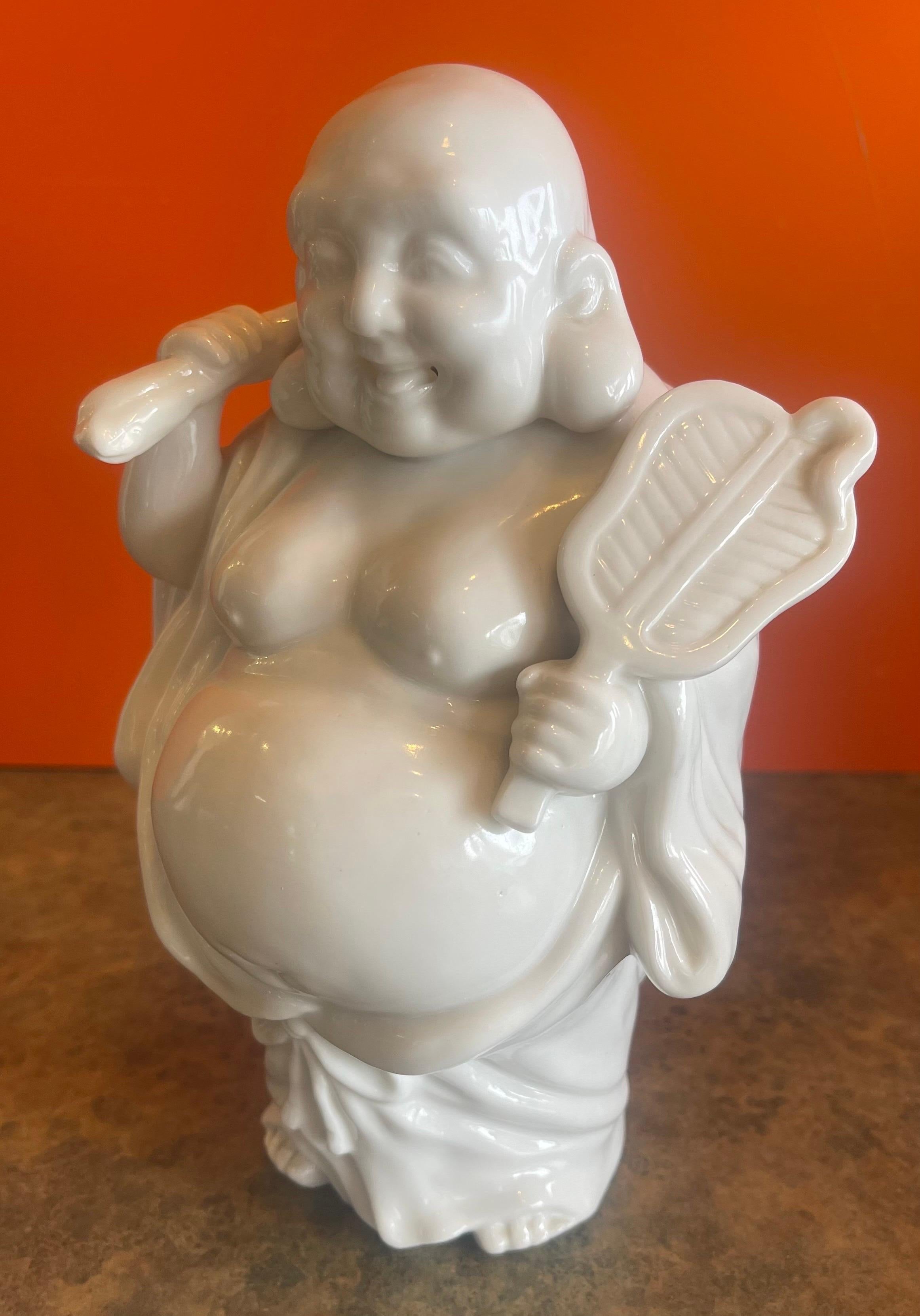 Sculpture « Bouddha du Bonheur » en Blanc de Chine en vente 6