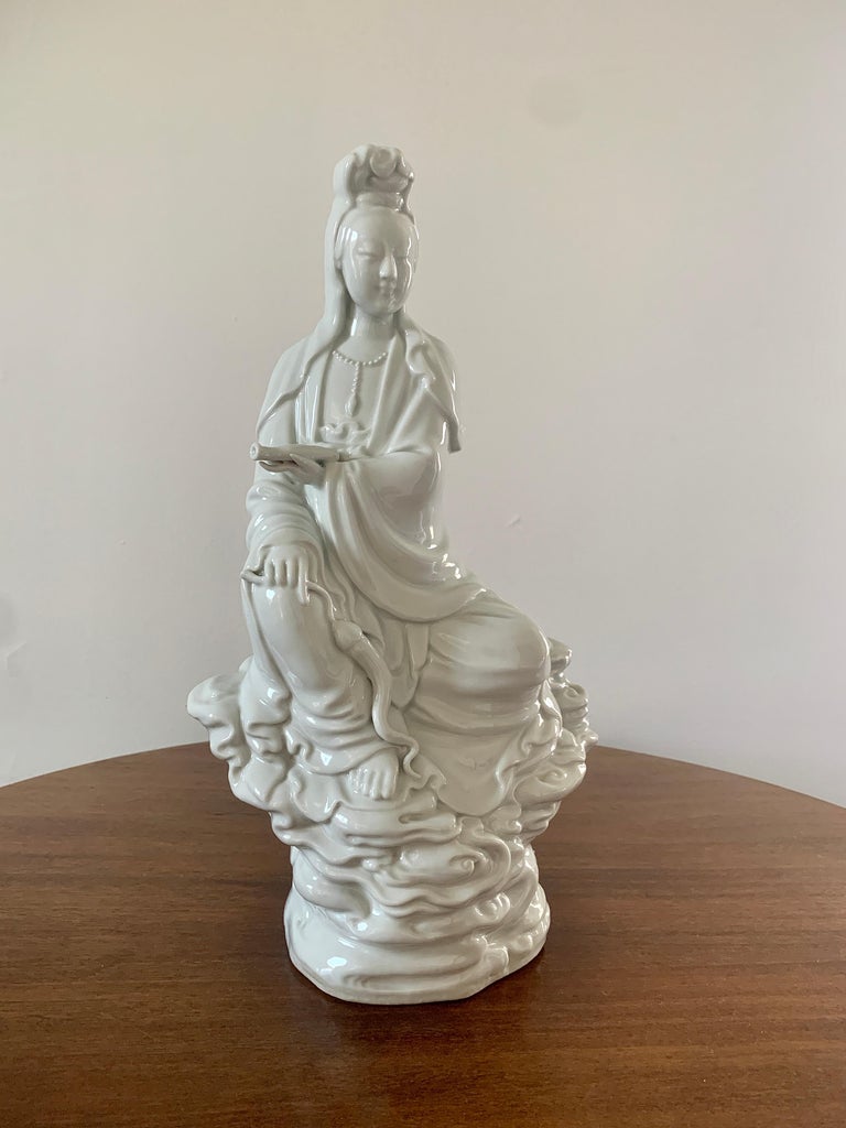 A gorgeous blanc de chine porcelain Chinese goddess statue

Circa mid-20th century

Measures: 8.5