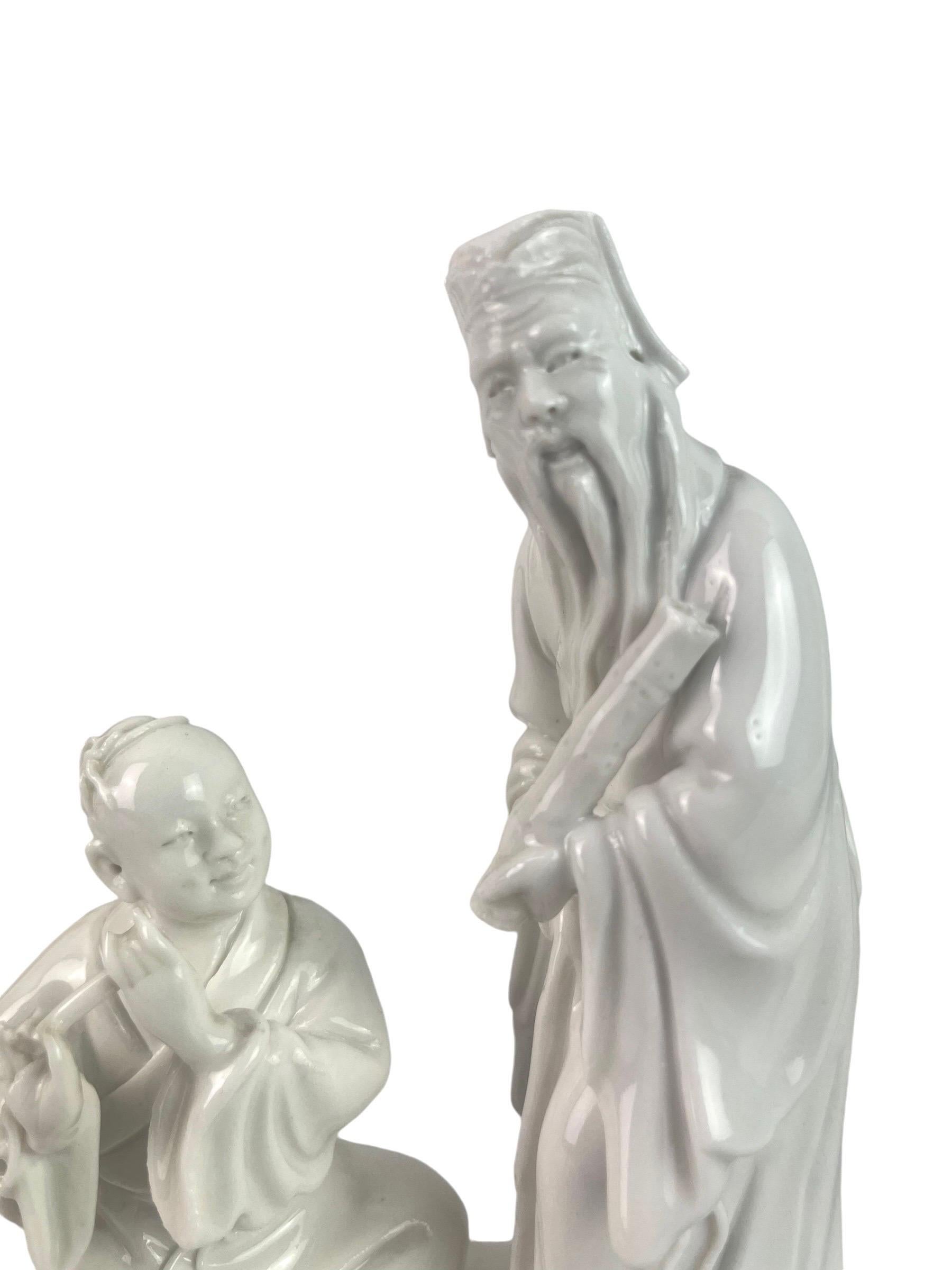 Very beautiful statuette in white Dehua porcelain, called 
