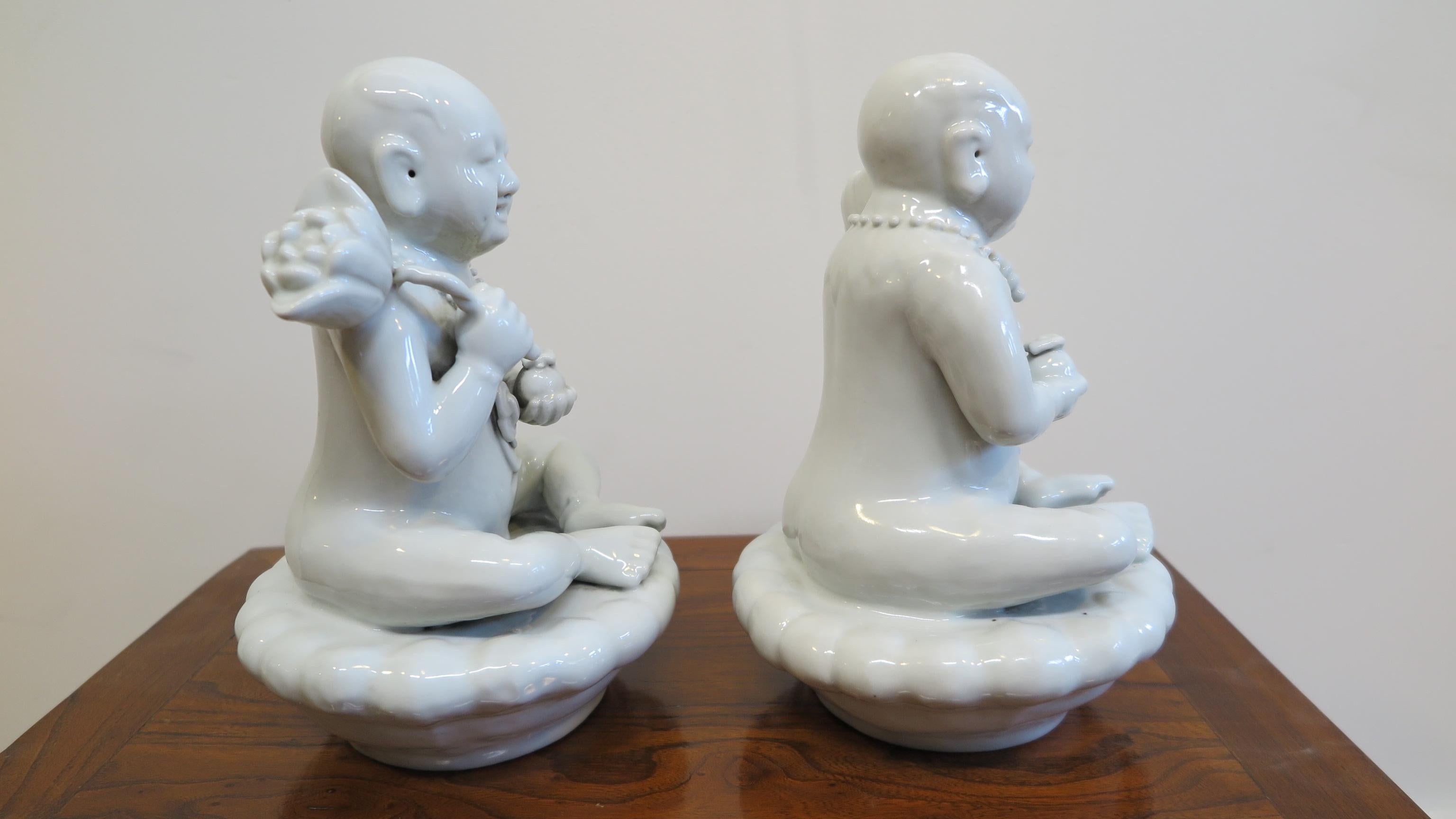 Blanc De Chine Porcelain Pair of Chinese Figures For Sale 1