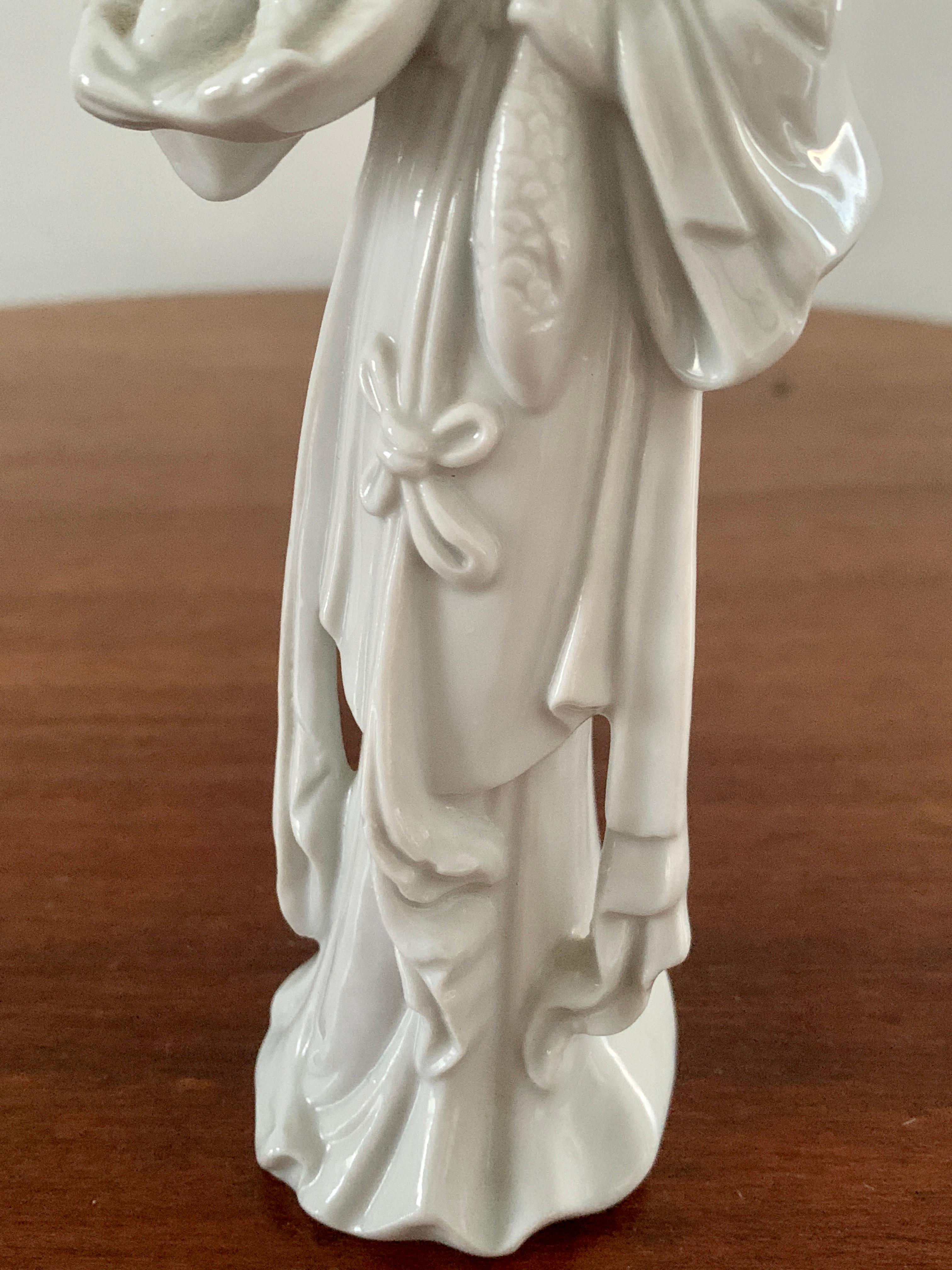 Blanc De Chine Porcelain Woman with Fish In Good Condition For Sale In Elkhart, IN