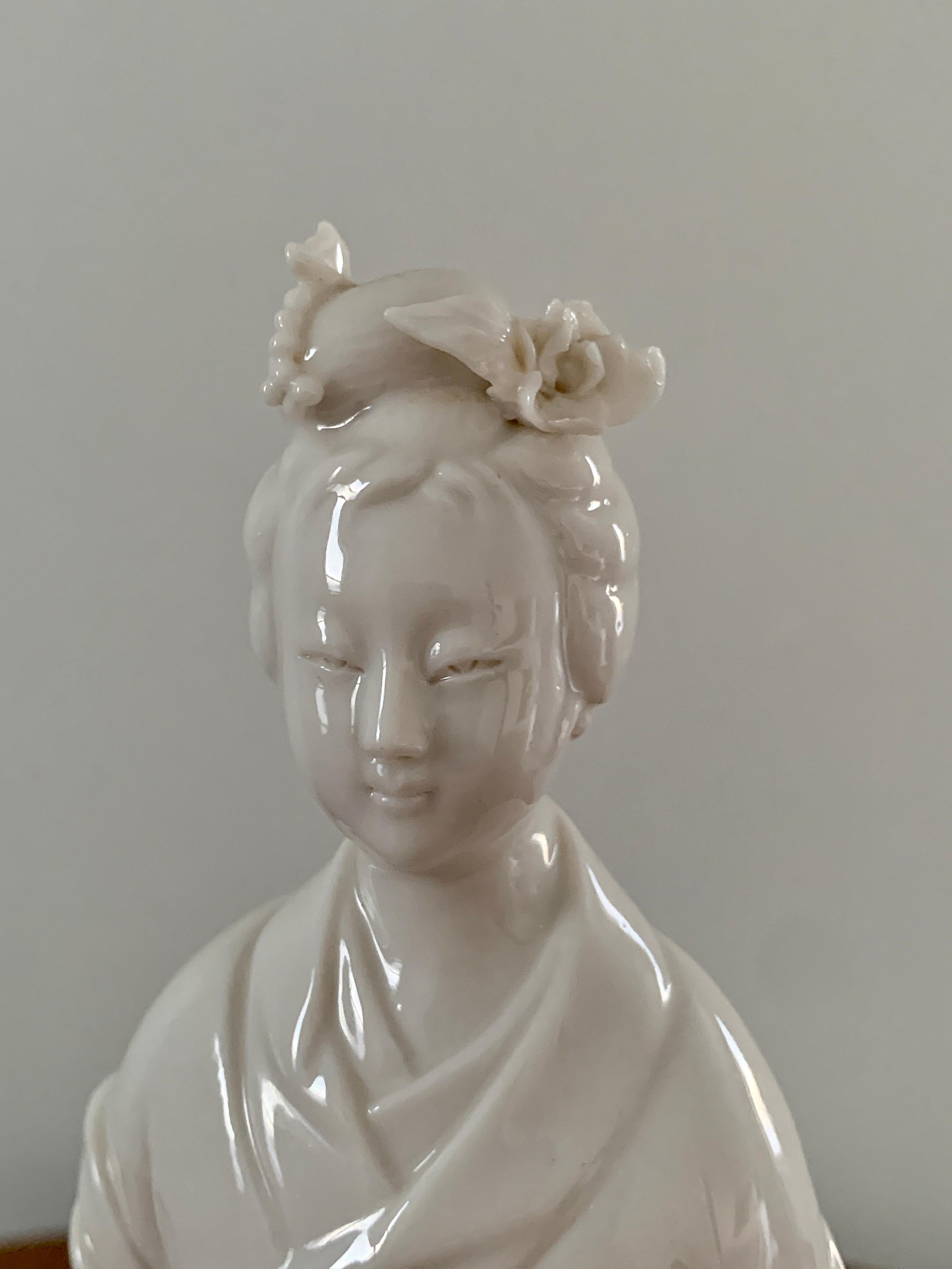 Blanc De Chine Porcelain Woman with Flowers For Sale at 1stDibs