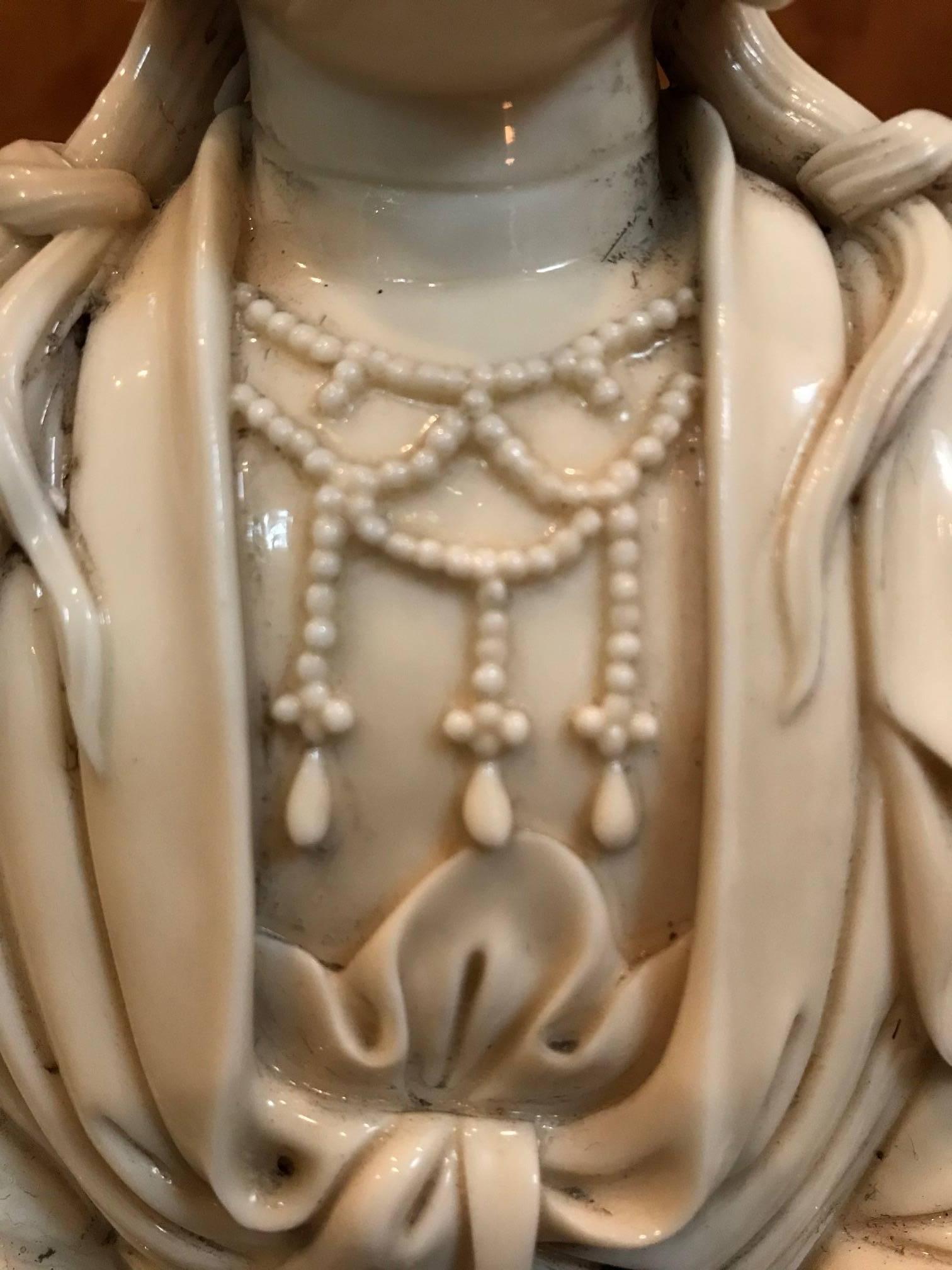 18th Century Fine Dehua, Blanc de Chine, Quan Yin Porcelain Figure For Sale