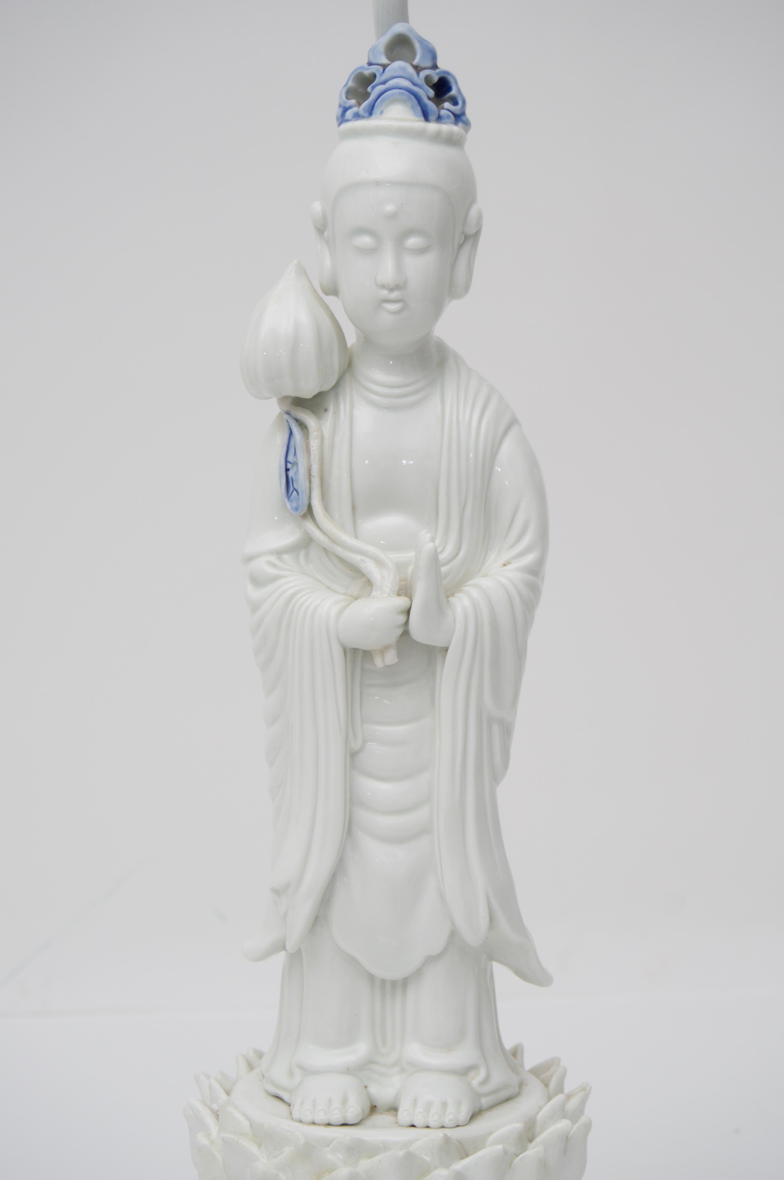 This stylish and chic table lamp with Quan Yin figure dates to the early part of the 20th century during the Art Deco period and has been recently been professionally rewired.

Note: Dimension to top of socket is 19