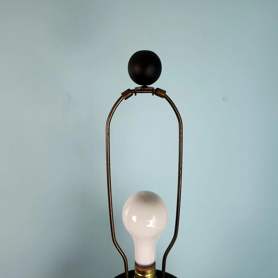 Fin du 20e siècle Lampe de bureau Blanc de Chine en porcelaine avec lumière interne en vente