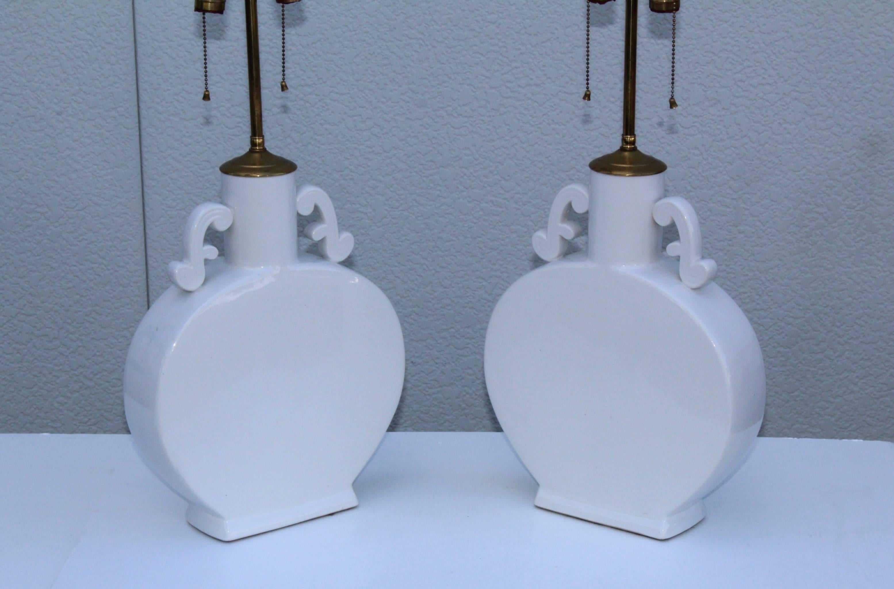 Laiton Lampes de table blanc de Chine en vente