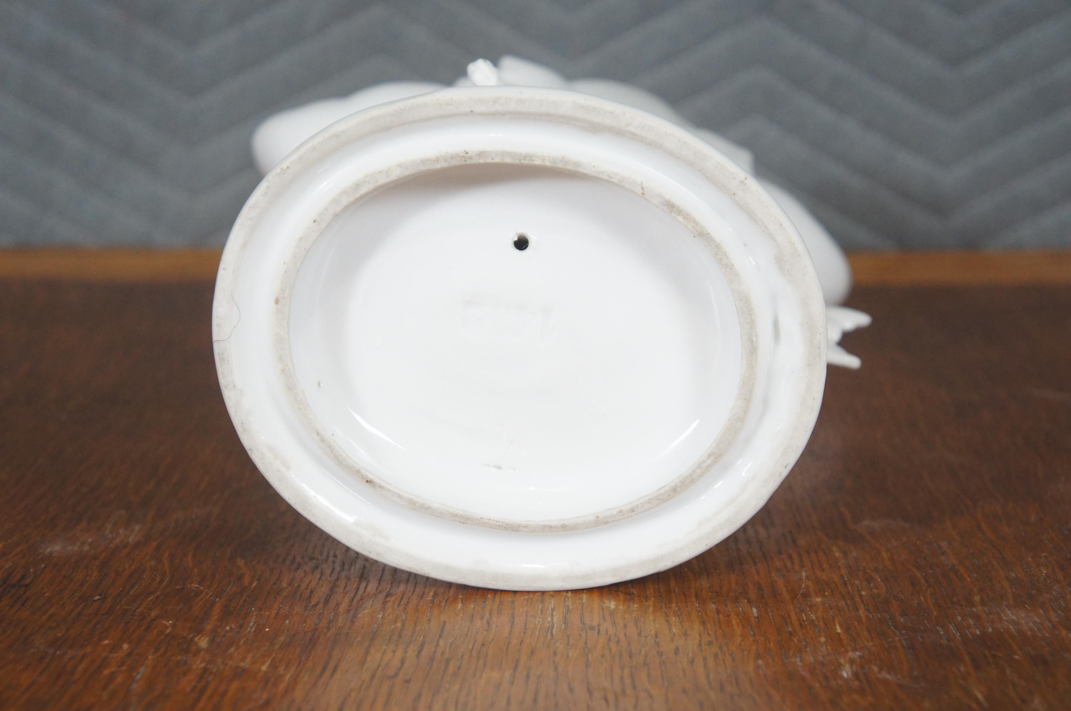 Blanc De Chine White Porcelain Deer Elk Hunt Mantle Spill Vase 13