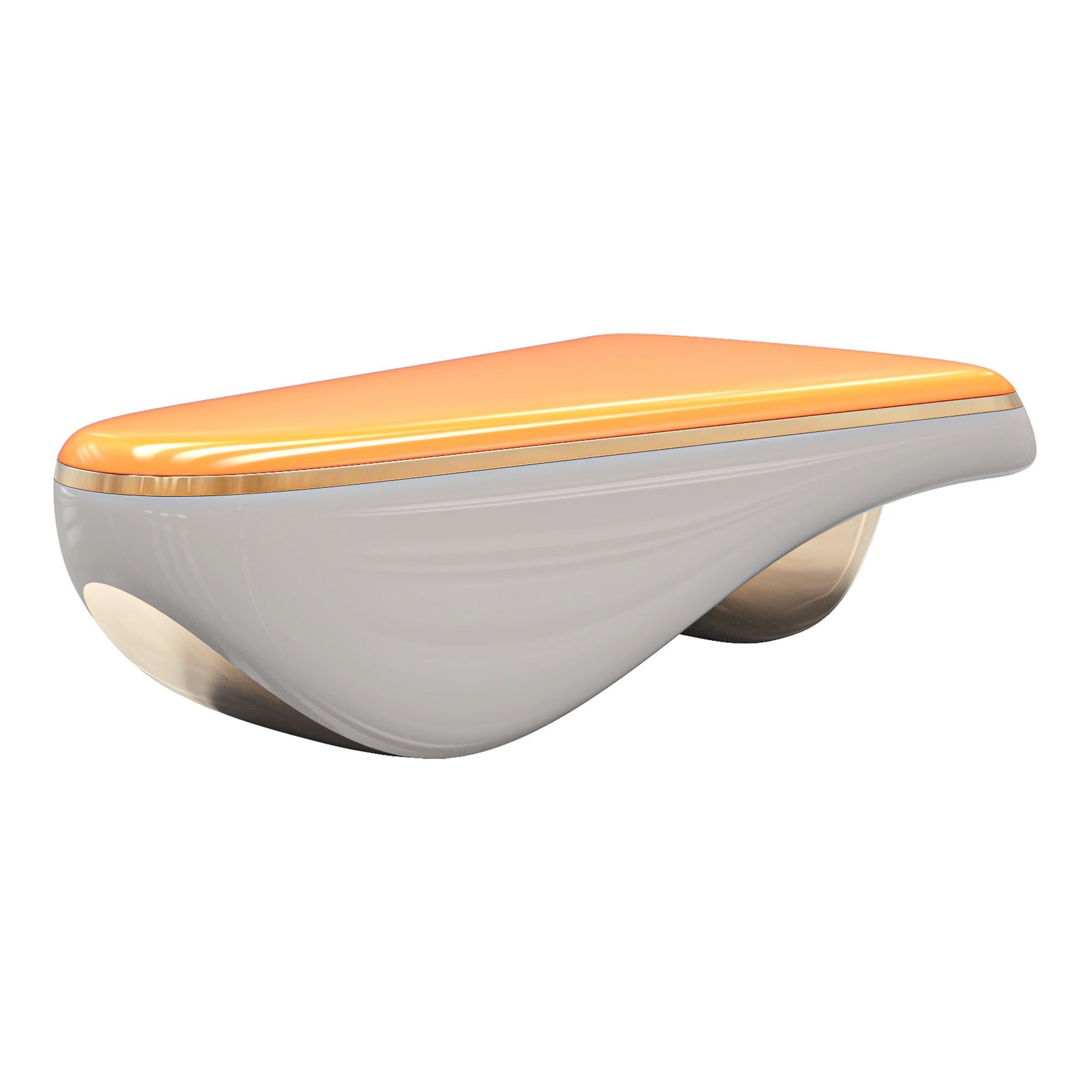 Turc Table basse Blanc Paris avec bronze, acier inoxydable, faite à la main, Istanbul en vente