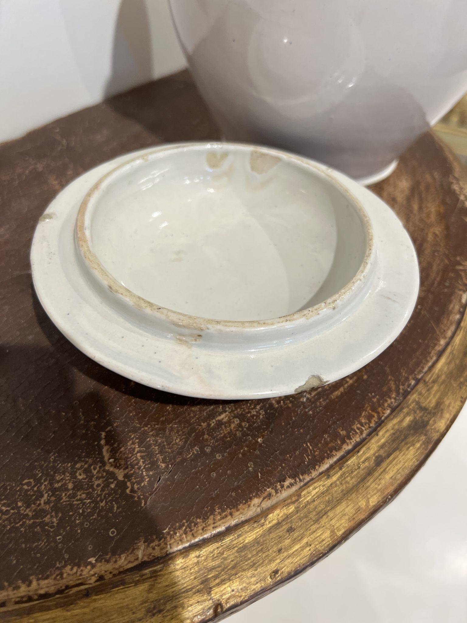 Olla Blanc con Tapa (dos disponibles) Cerámico en venta