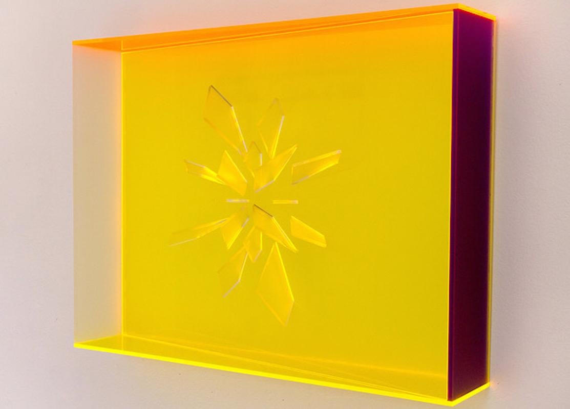 Scultura da parete in vetro acrilico luminoso -- "diamanti" gialli