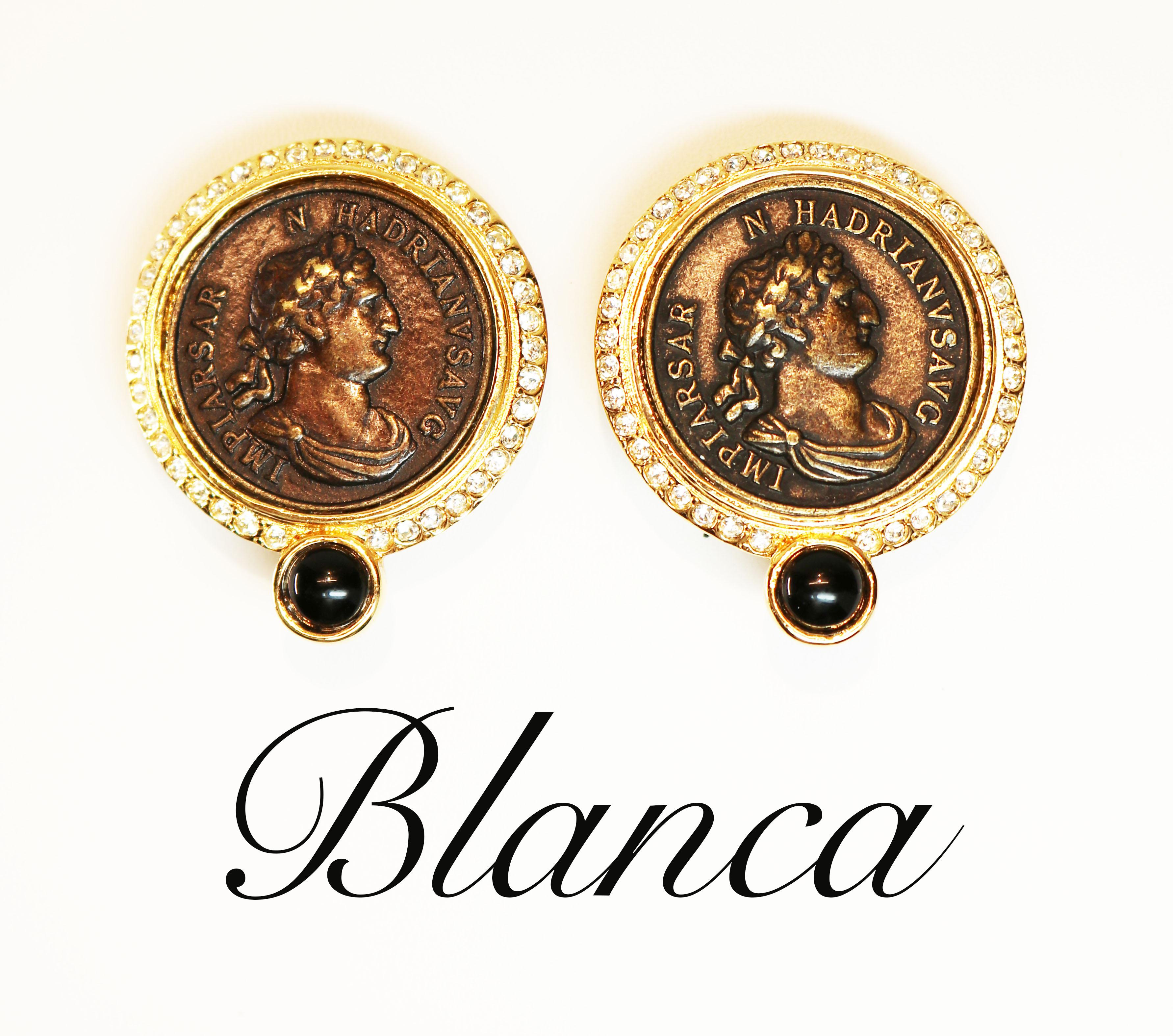 Blanca Greek Revival Medallion Cameo Clip-on Earrings im Zustand „Gut“ im Angebot in Mastic Beach, NY